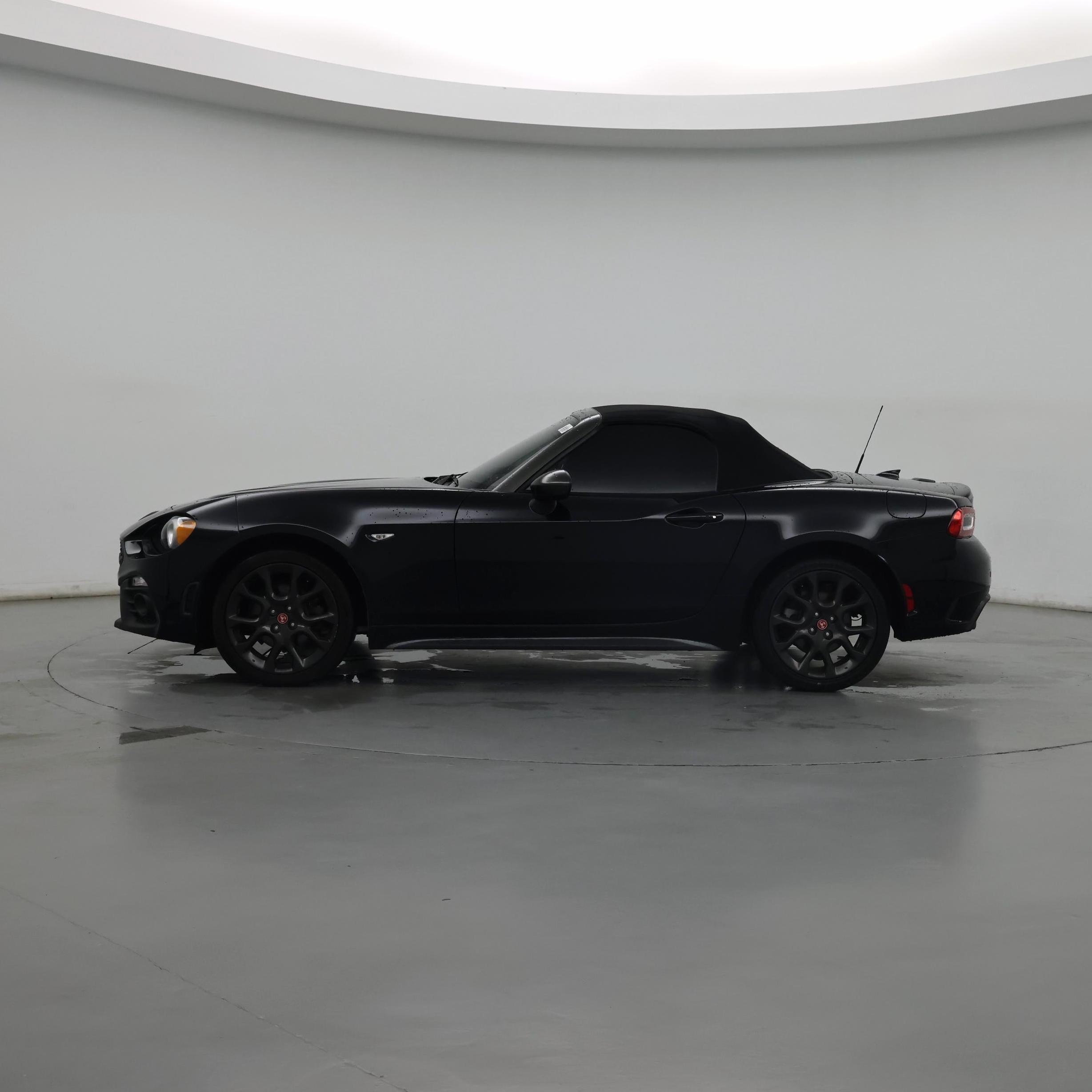 Thumbnail: 2020 Fiat 124 Spider - 3