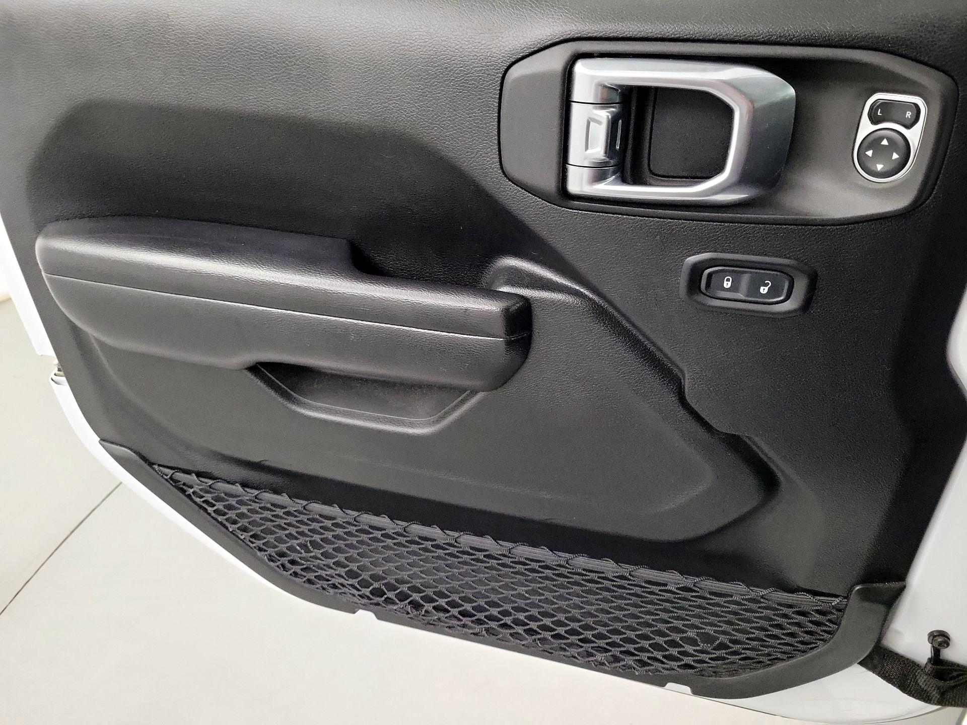 Thumbnail: 2021 Jeep Wrangler - 10