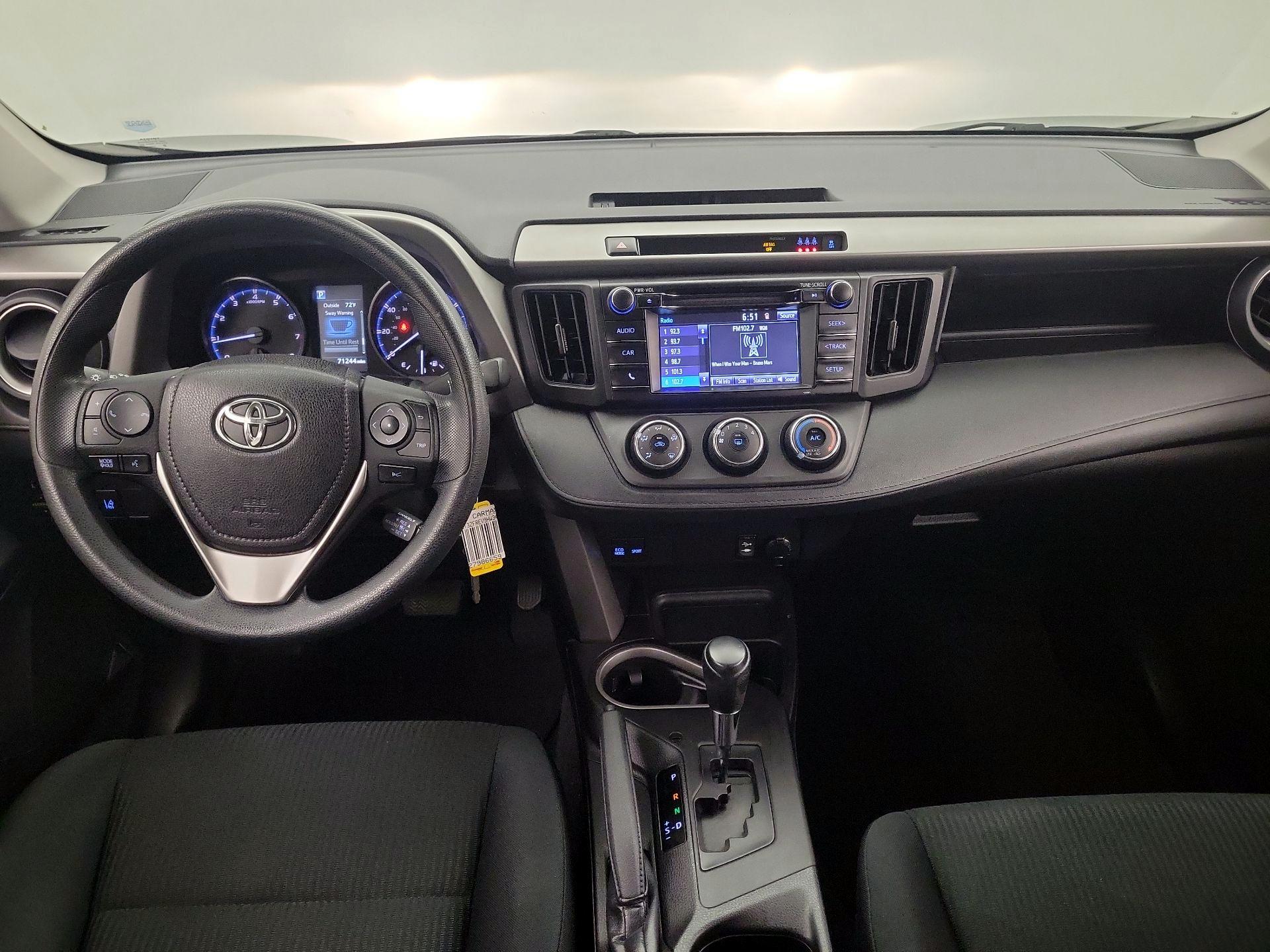 Thumbnail: 2017 Toyota RAV4 - 9