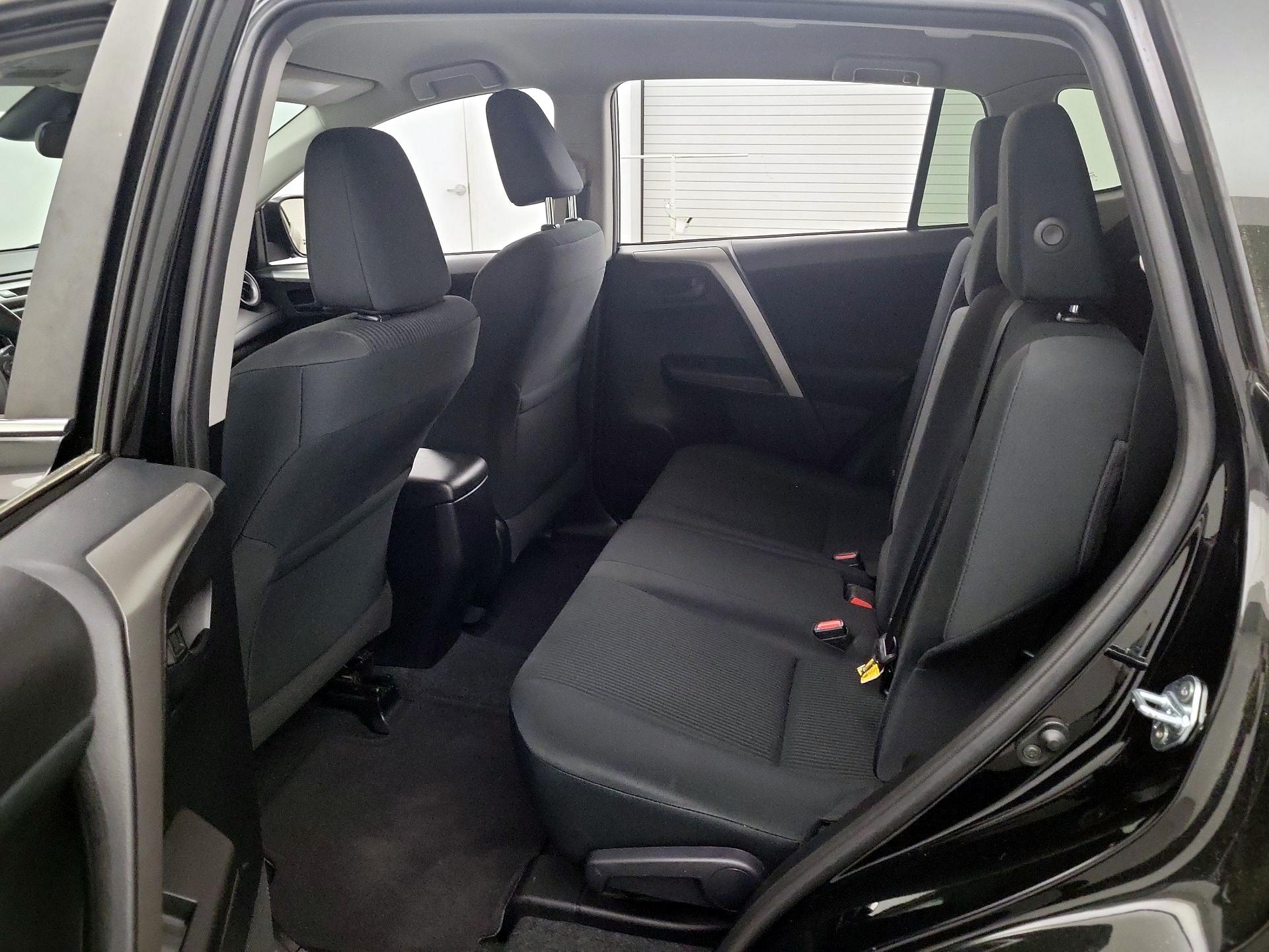 Thumbnail: 2017 Toyota RAV4 - 19