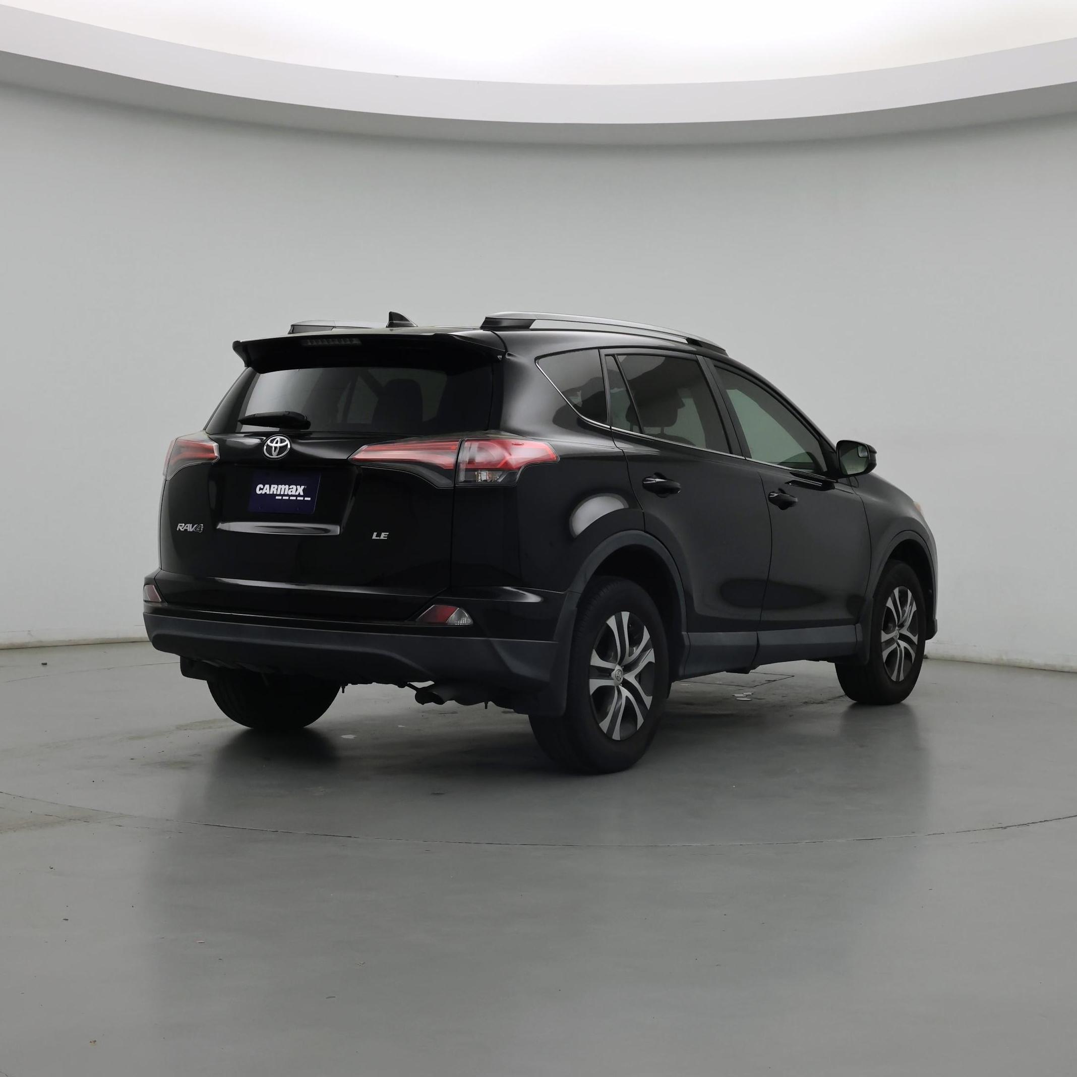 Thumbnail: 2017 Toyota RAV4 - 8