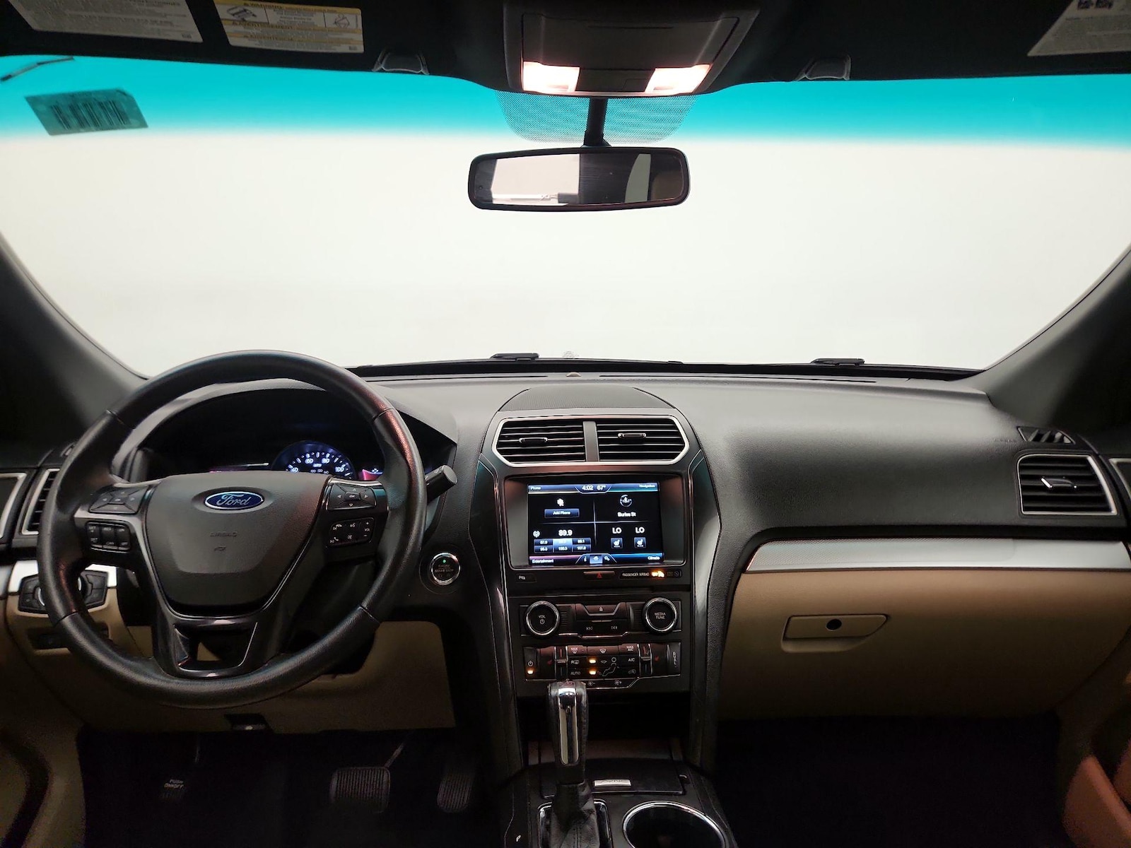 2016 Ford Explorer XLT - Photo 10