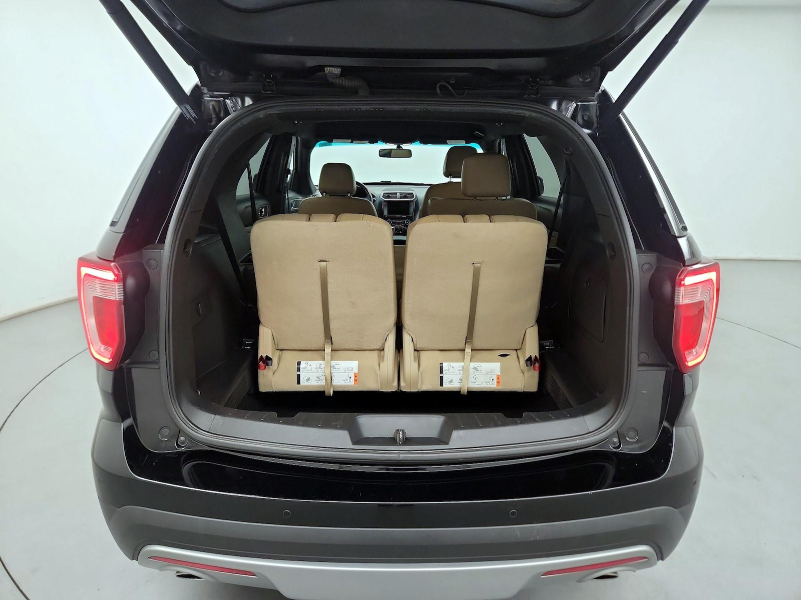 2016 Ford Explorer XLT - Photo 22