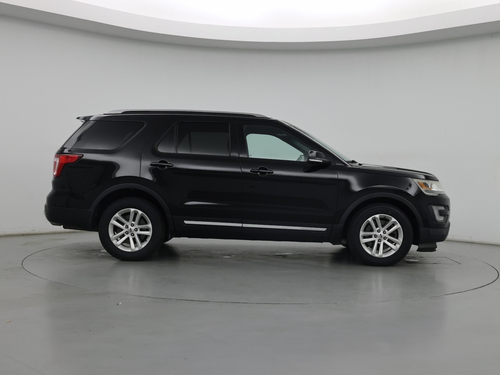2016 Ford Explorer XLT - Photo 8