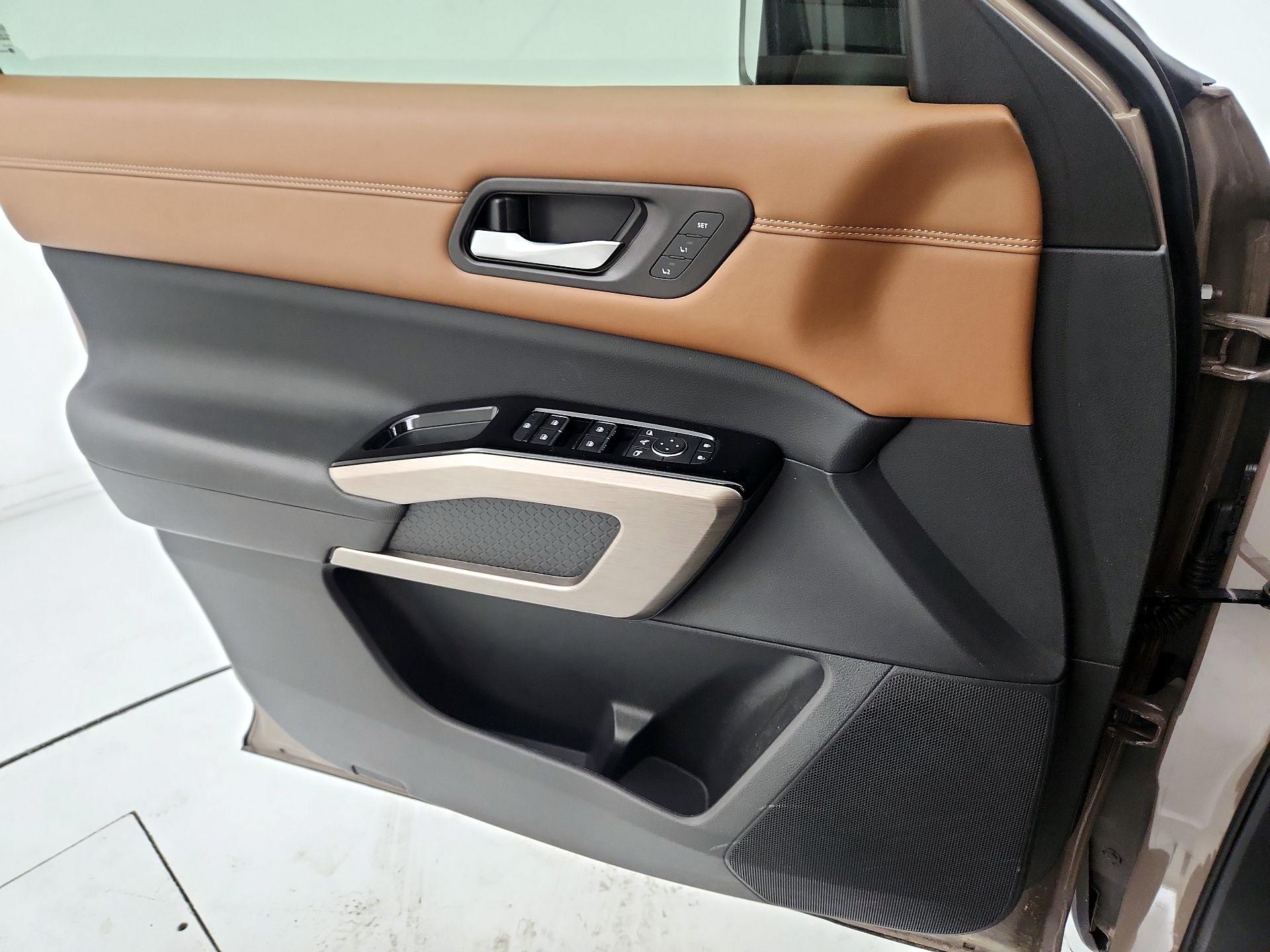 Thumbnail: 2023 Nissan Pathfinder - 12