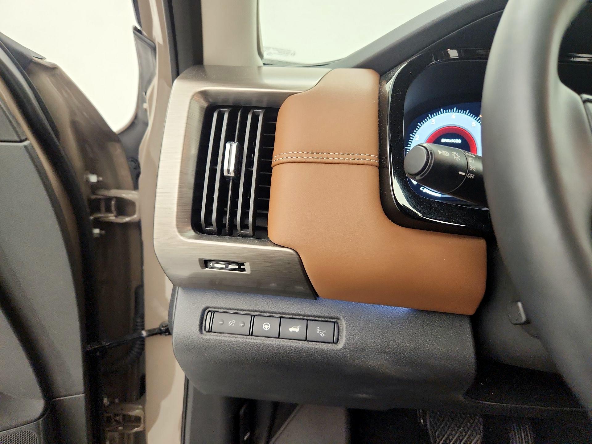 Thumbnail: 2023 Nissan Pathfinder - 13