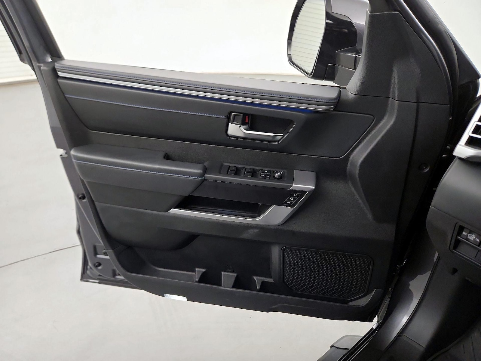 2022 Toyota Tundra Platinum - Photo 13