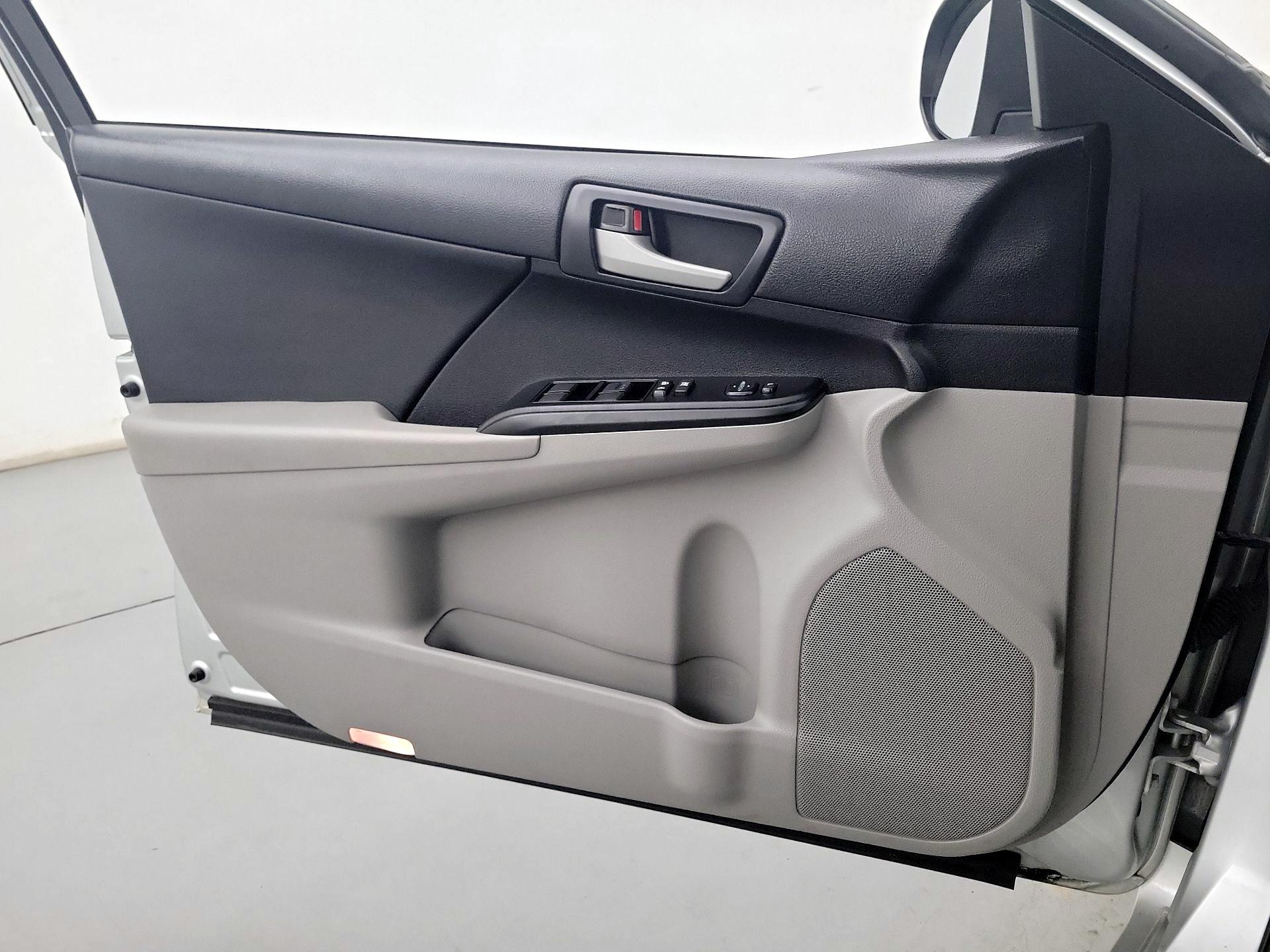 Thumbnail: 2014 Toyota Camry - 12
