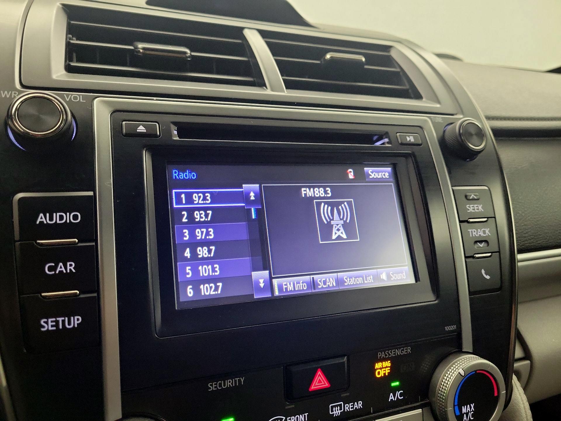 Thumbnail: 2014 Toyota Camry - 15