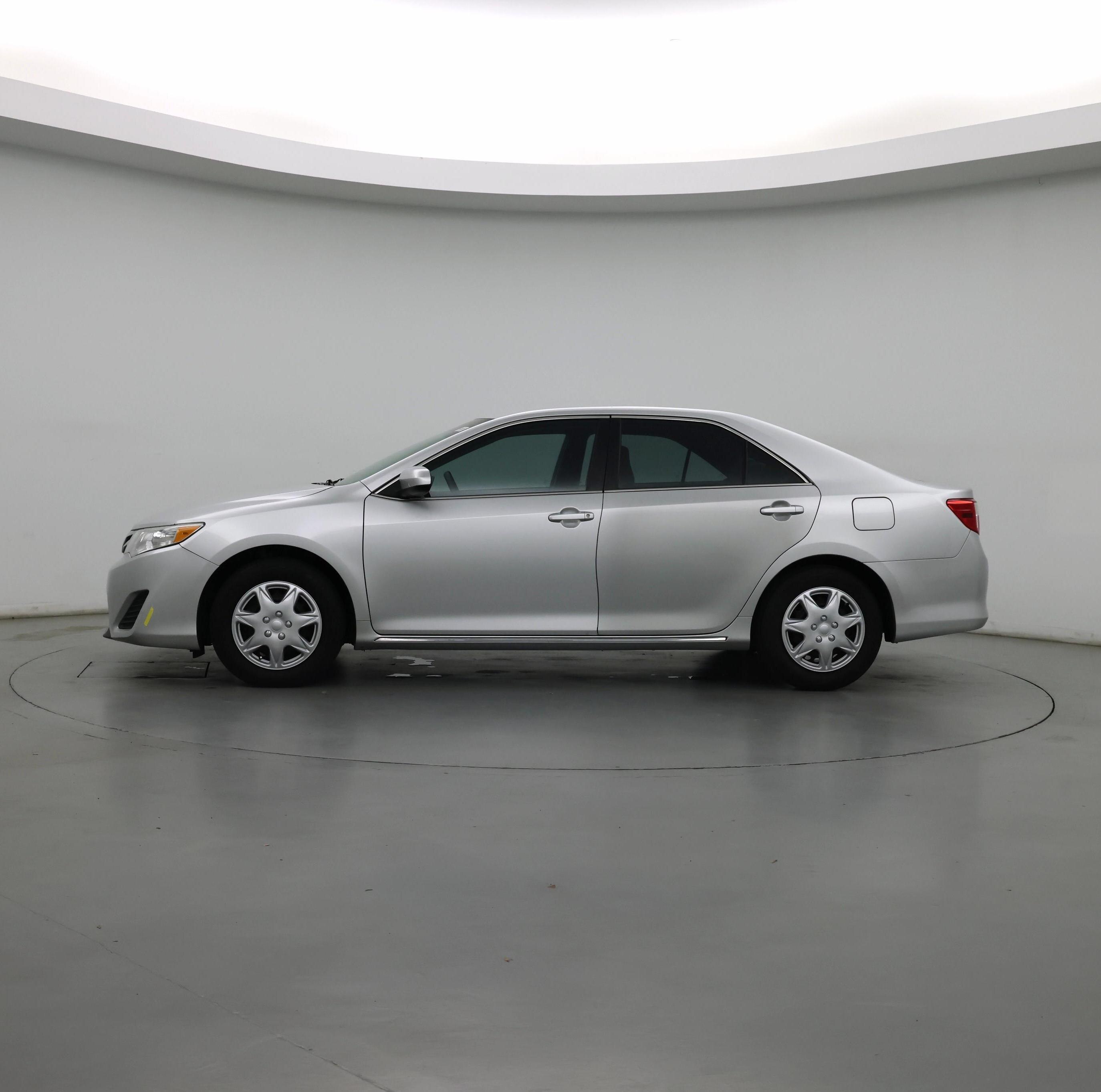 Thumbnail: 2014 Toyota Camry - 3