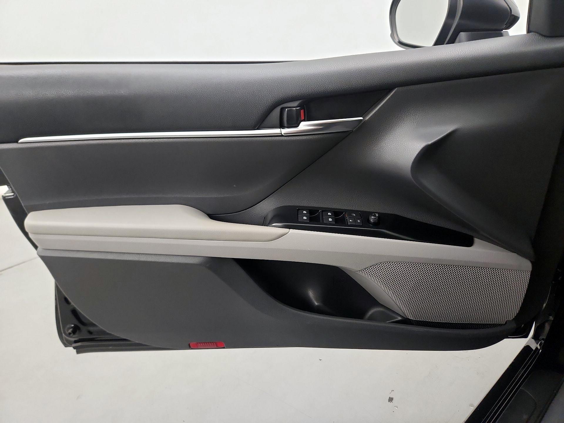 Thumbnail: 2020 Toyota Camry - 12