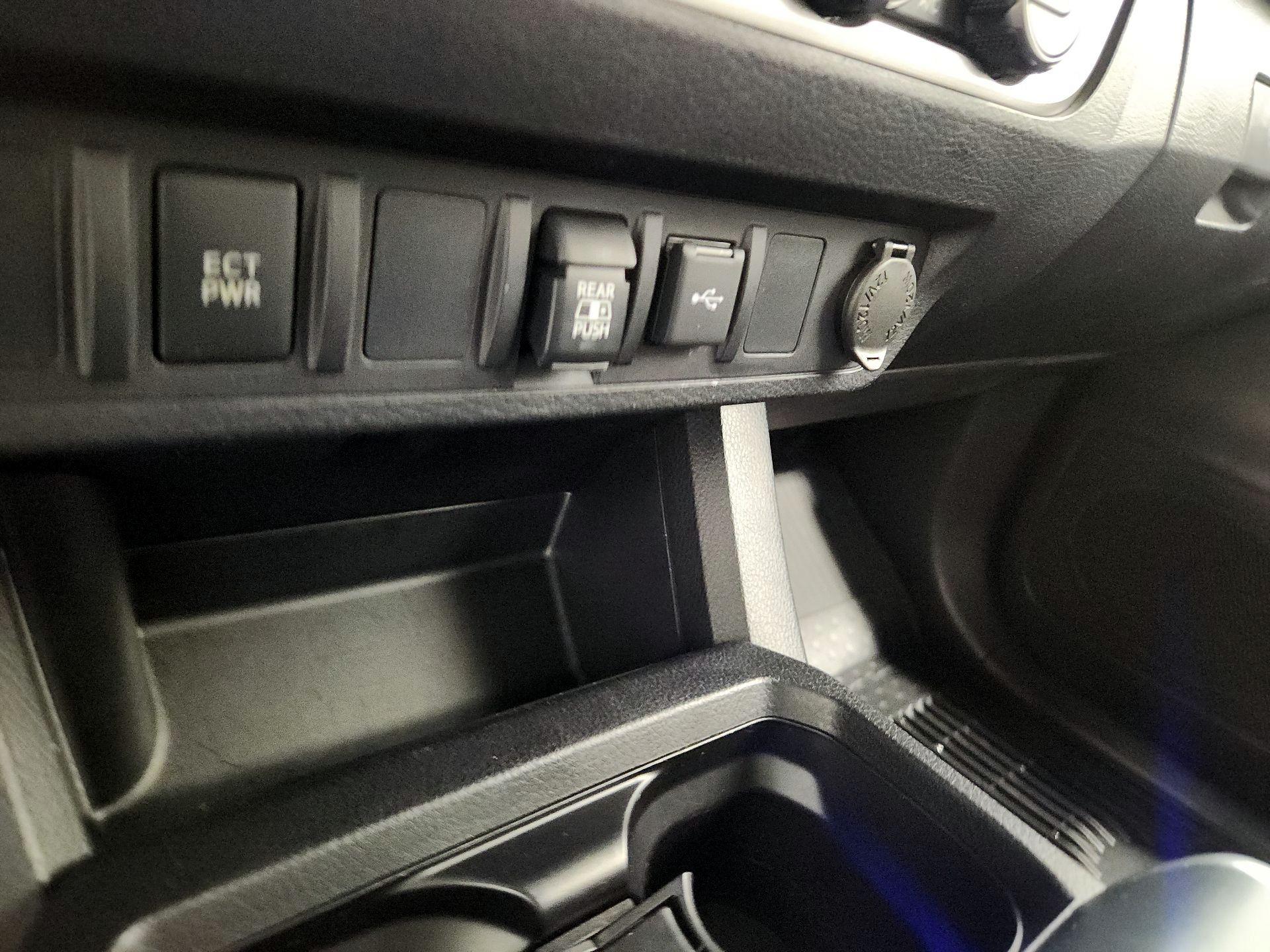 Thumbnail: 2021 Toyota Tacoma - 18