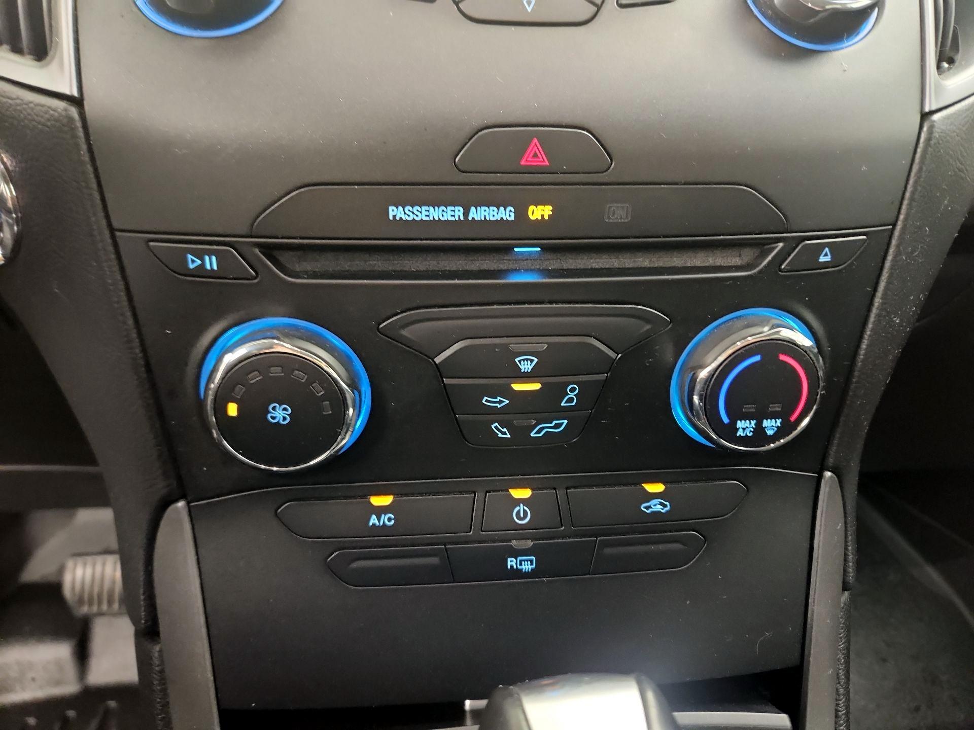 Thumbnail: 2018 Ford Edge - 16