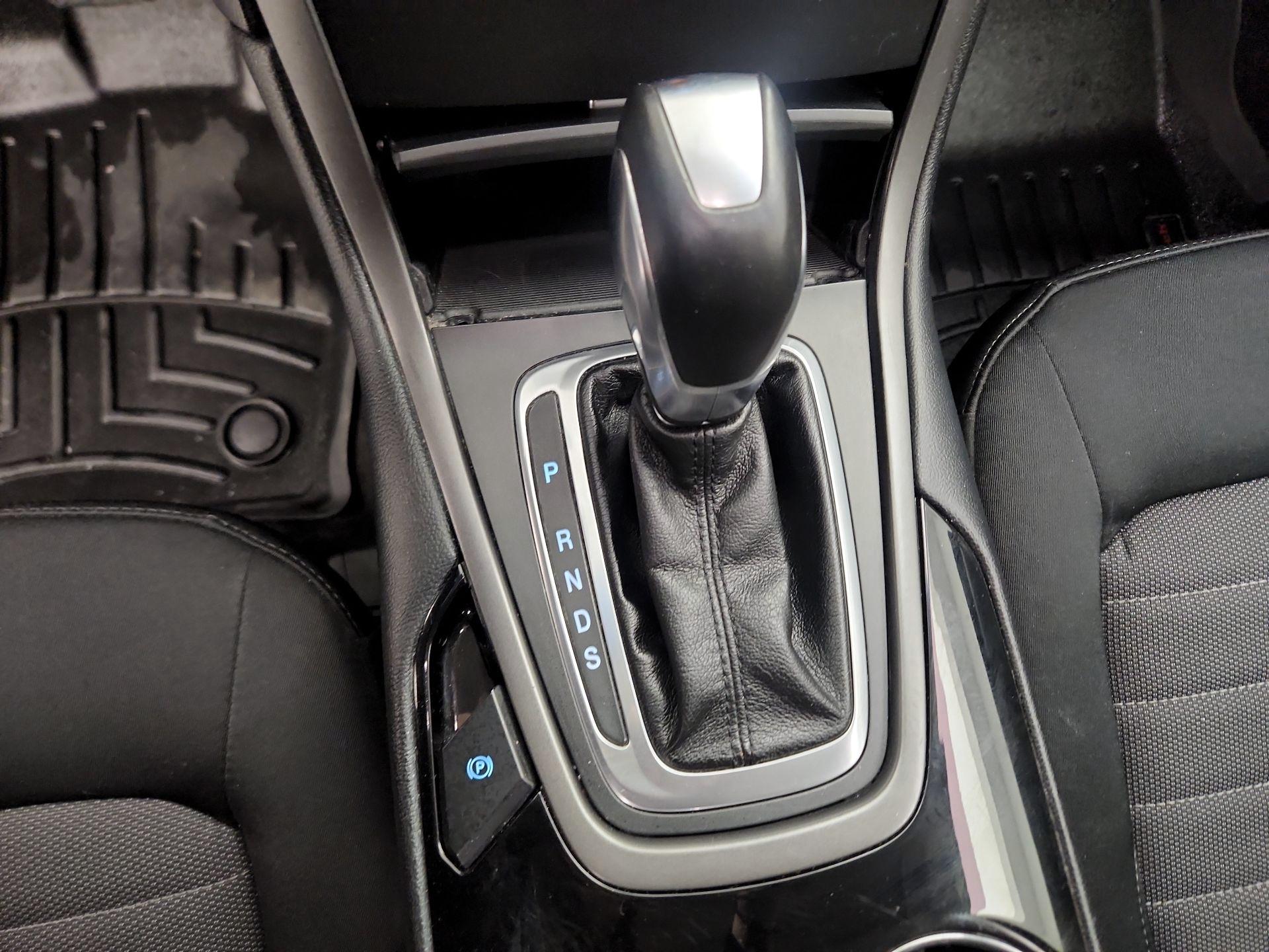 Thumbnail: 2018 Ford Edge - 17