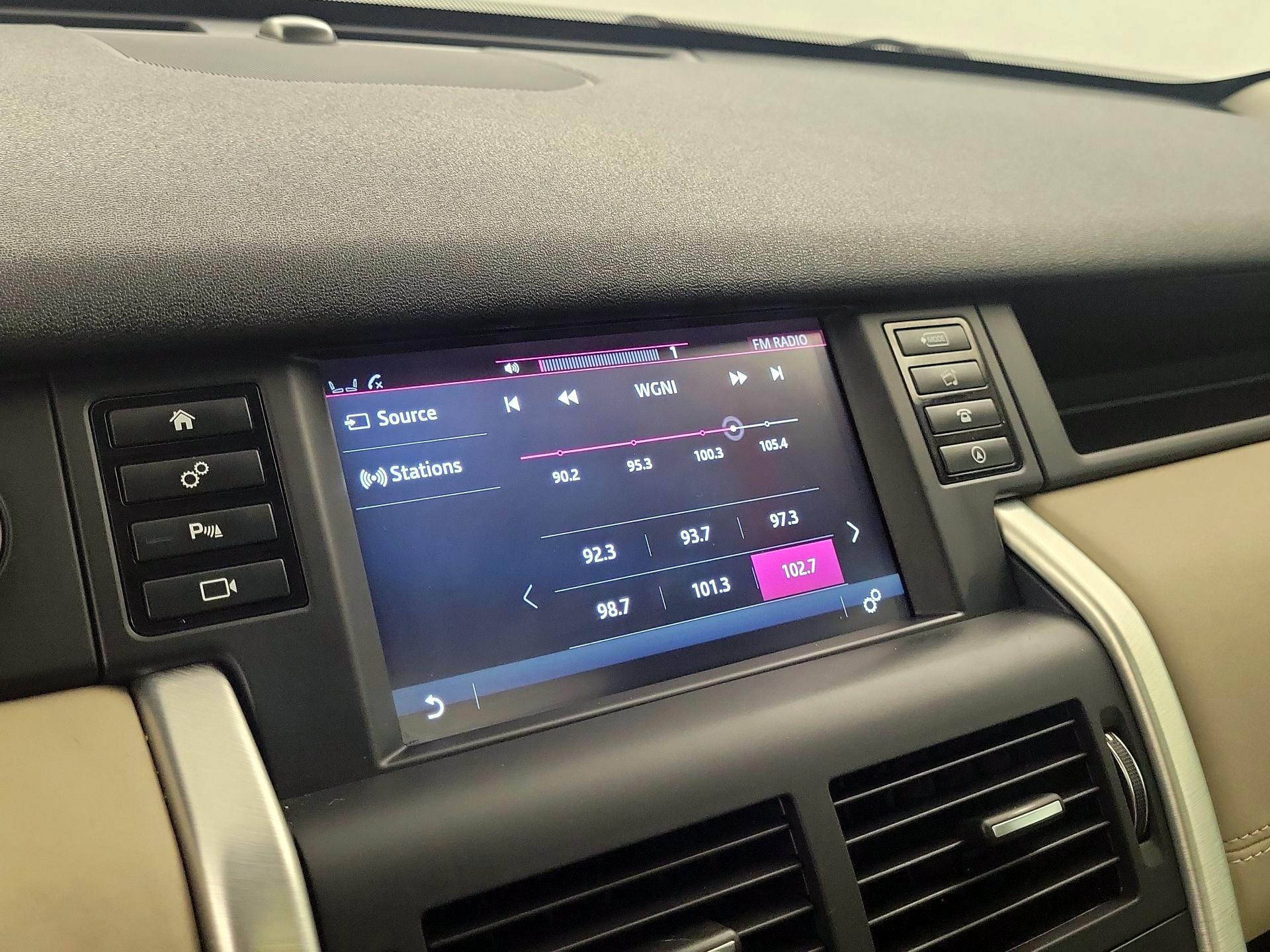 Thumbnail: 2019 Land Rover Discovery Sport - 16