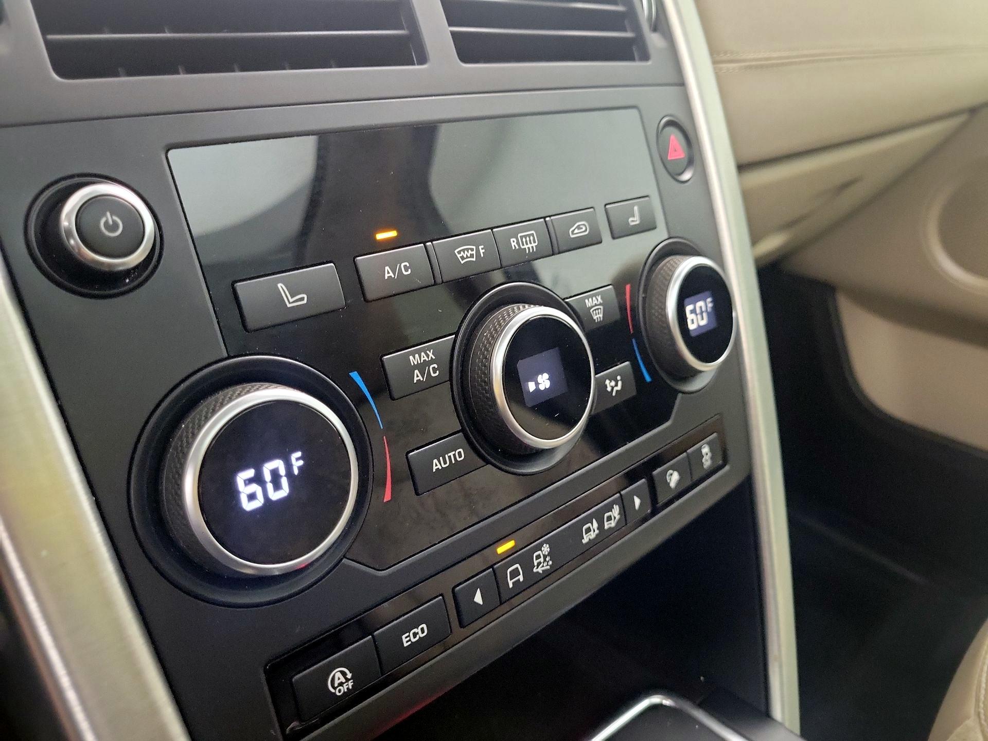 Thumbnail: 2019 Land Rover Discovery Sport - 17