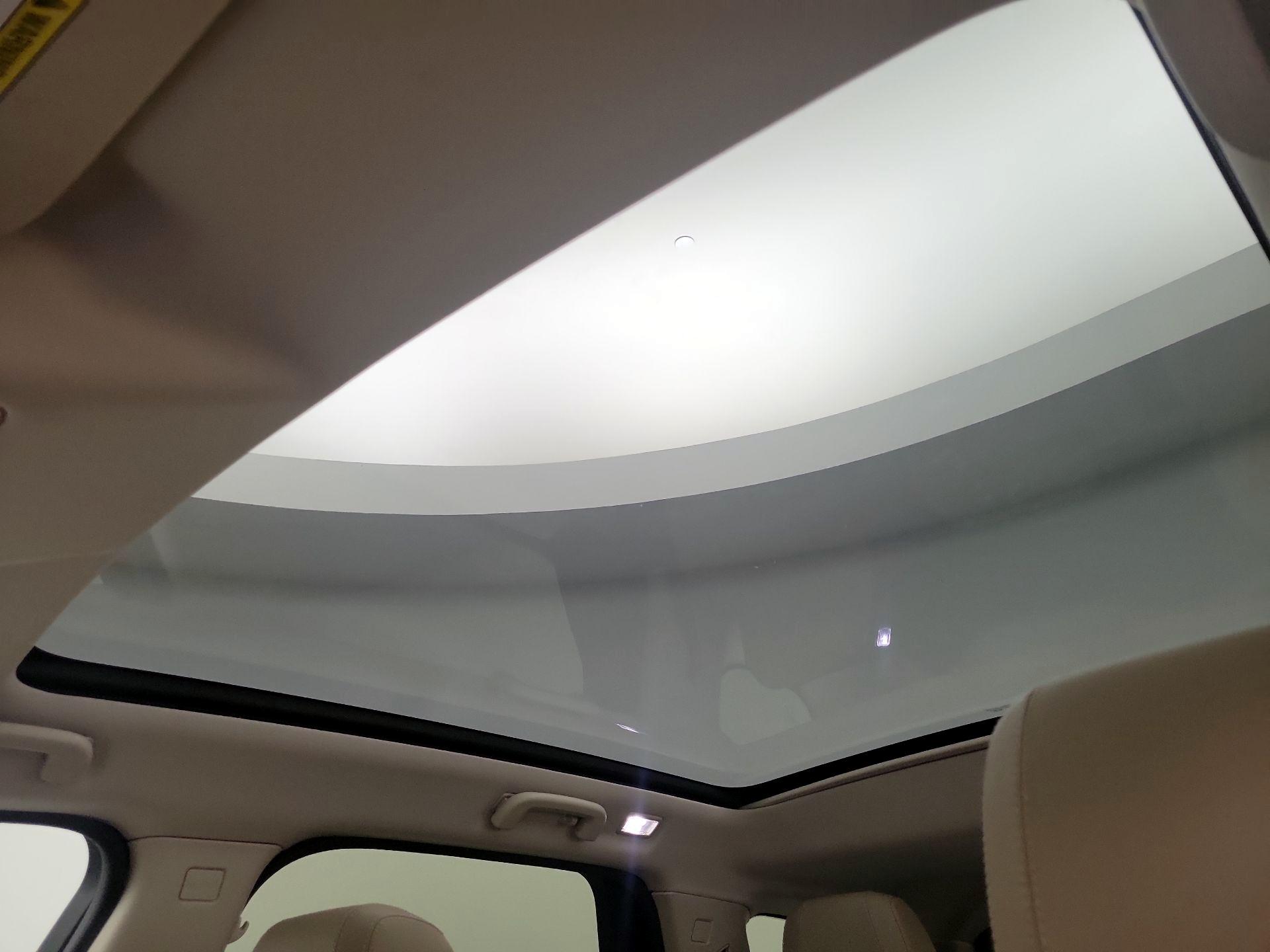 Thumbnail: 2019 Land Rover Discovery Sport - 20