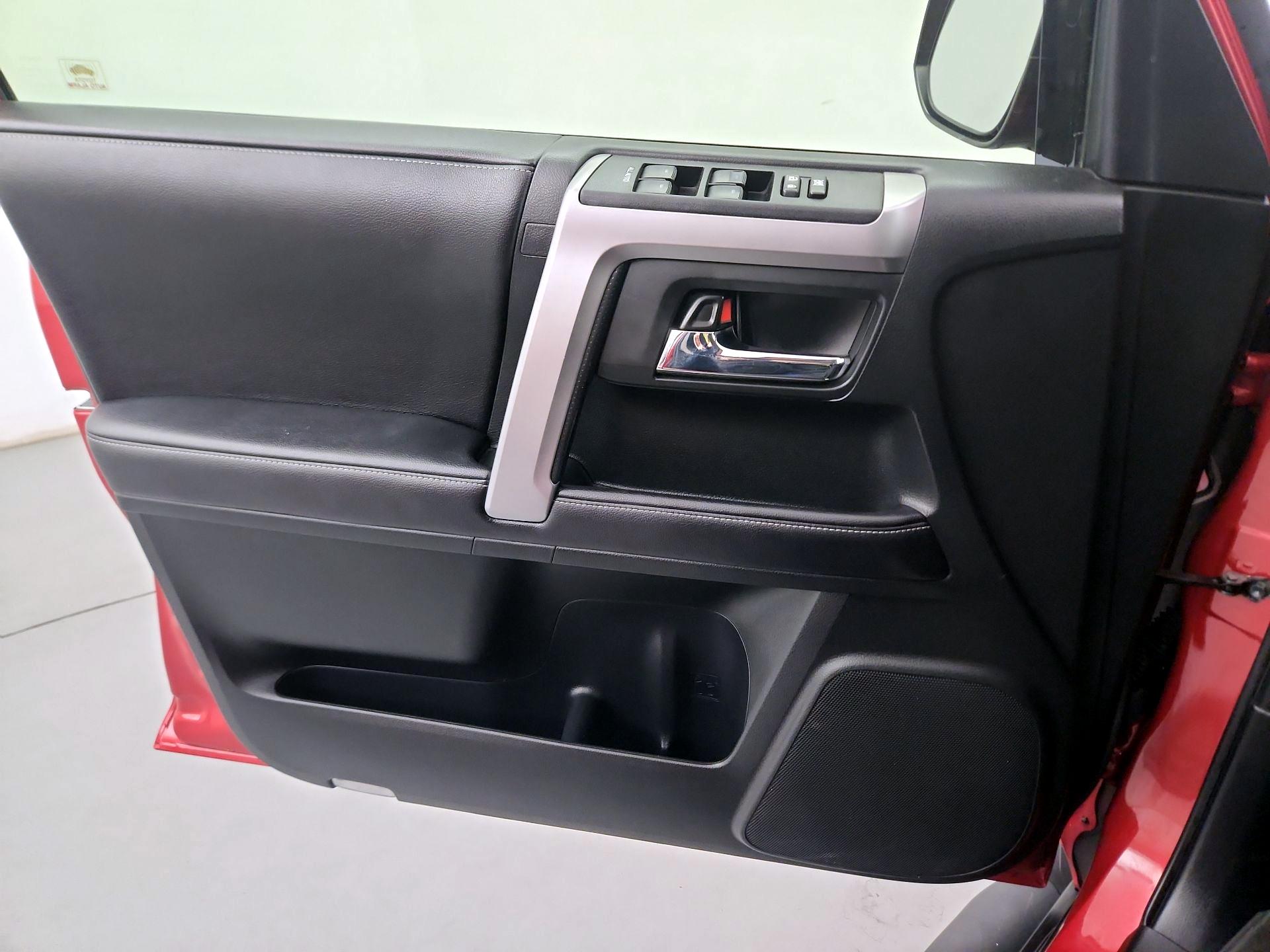 Thumbnail: 2017 Toyota 4Runner - 12