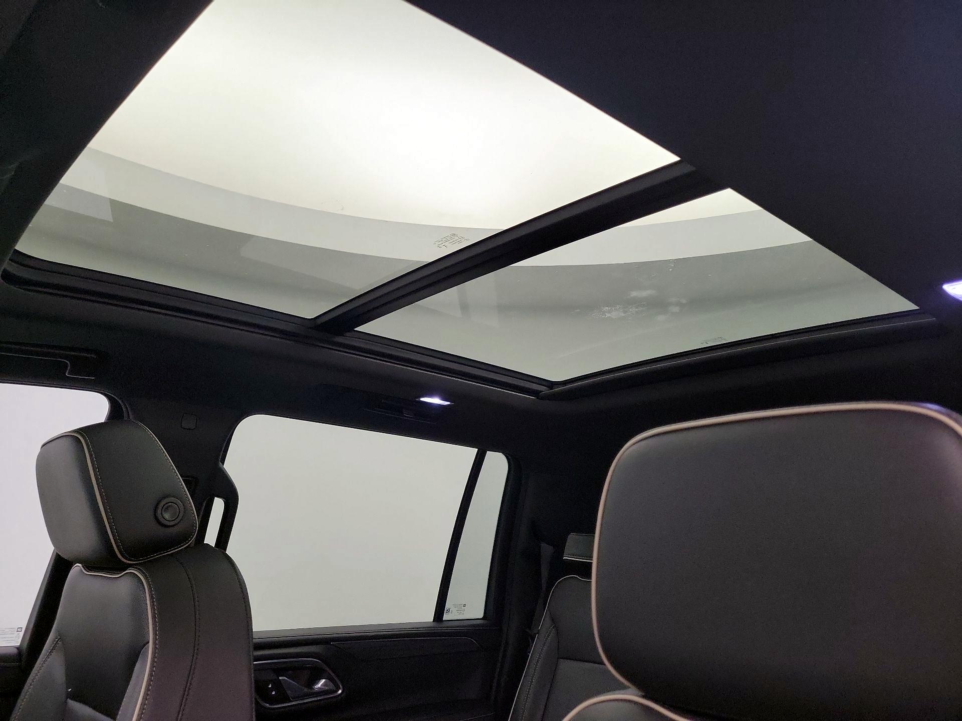 Thumbnail: 2023 GMC Yukon XL - 20