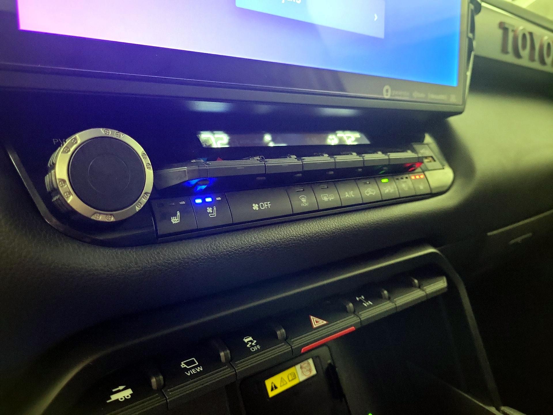 Thumbnail: 2023 Toyota Tundra - 16