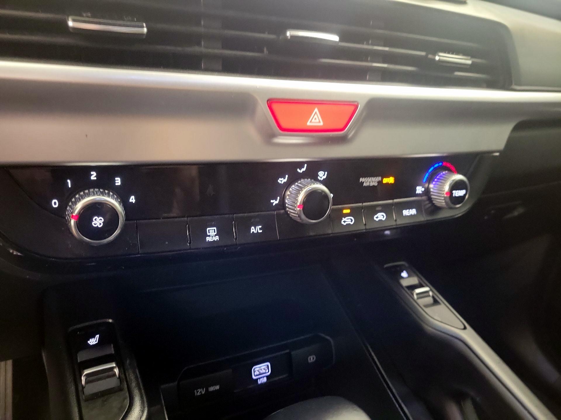 Thumbnail: 2021 Kia Telluride - 16