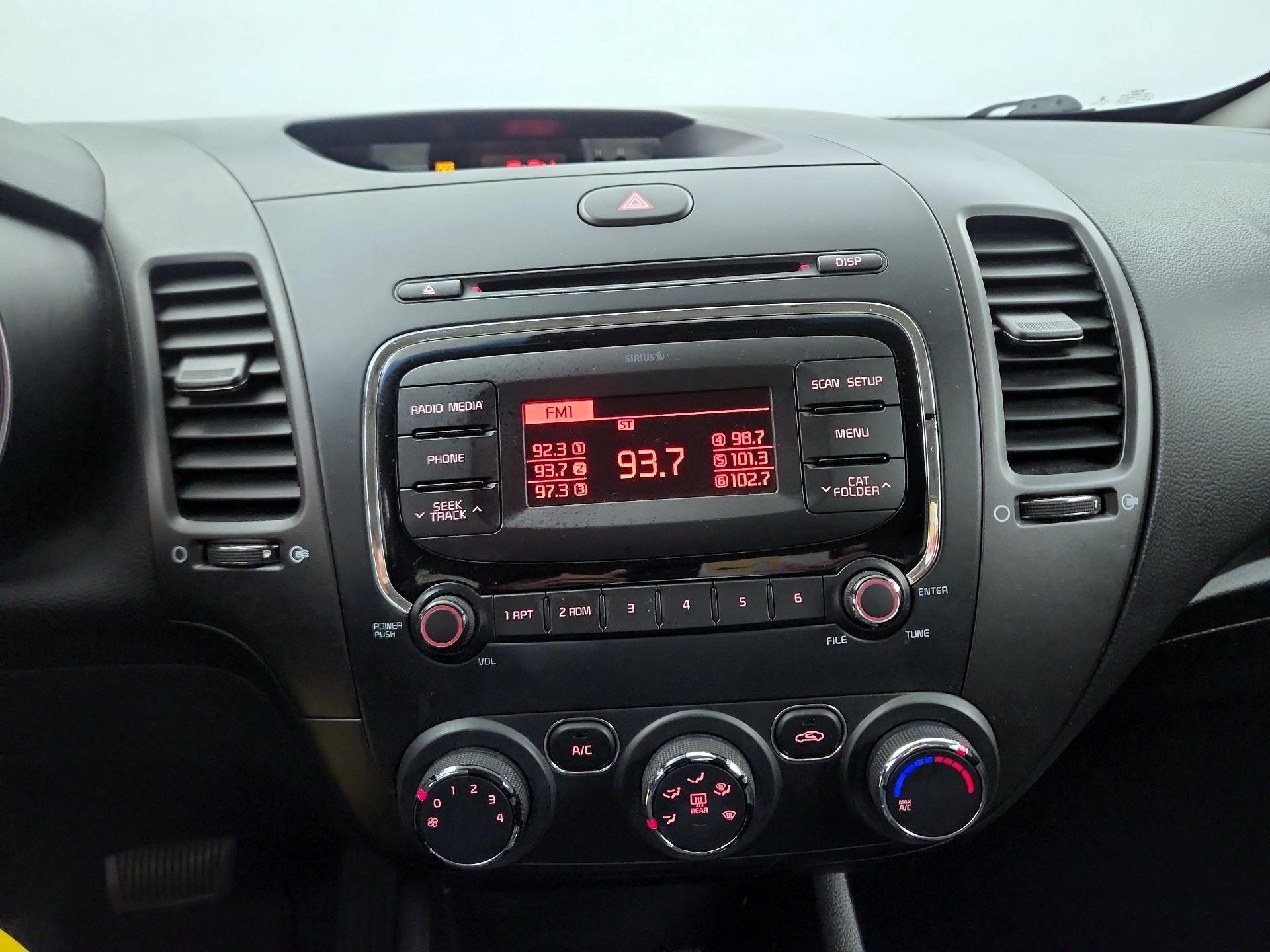 Thumbnail: 2018 Kia Forte - 13