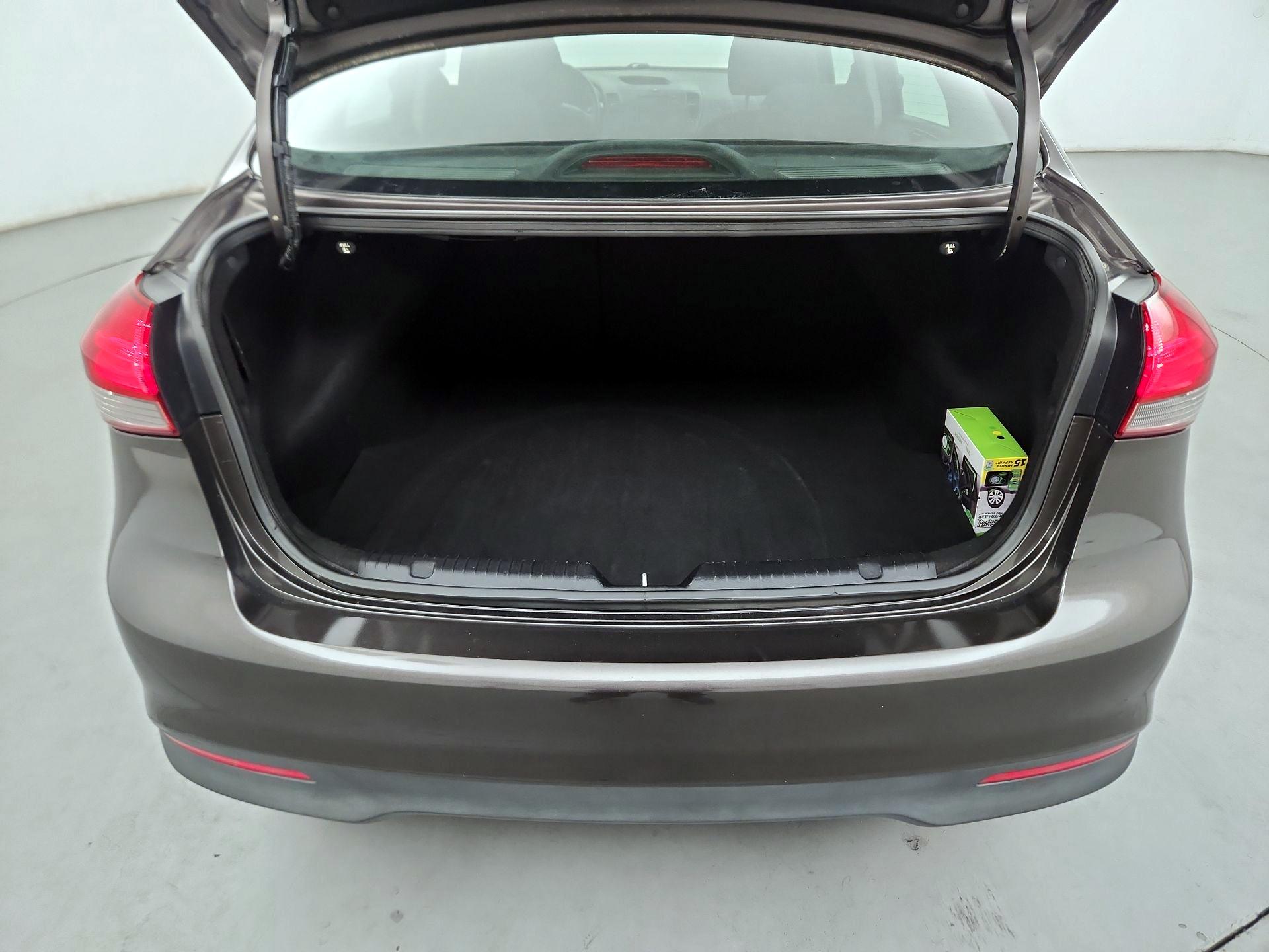 Thumbnail: 2018 Kia Forte - 18