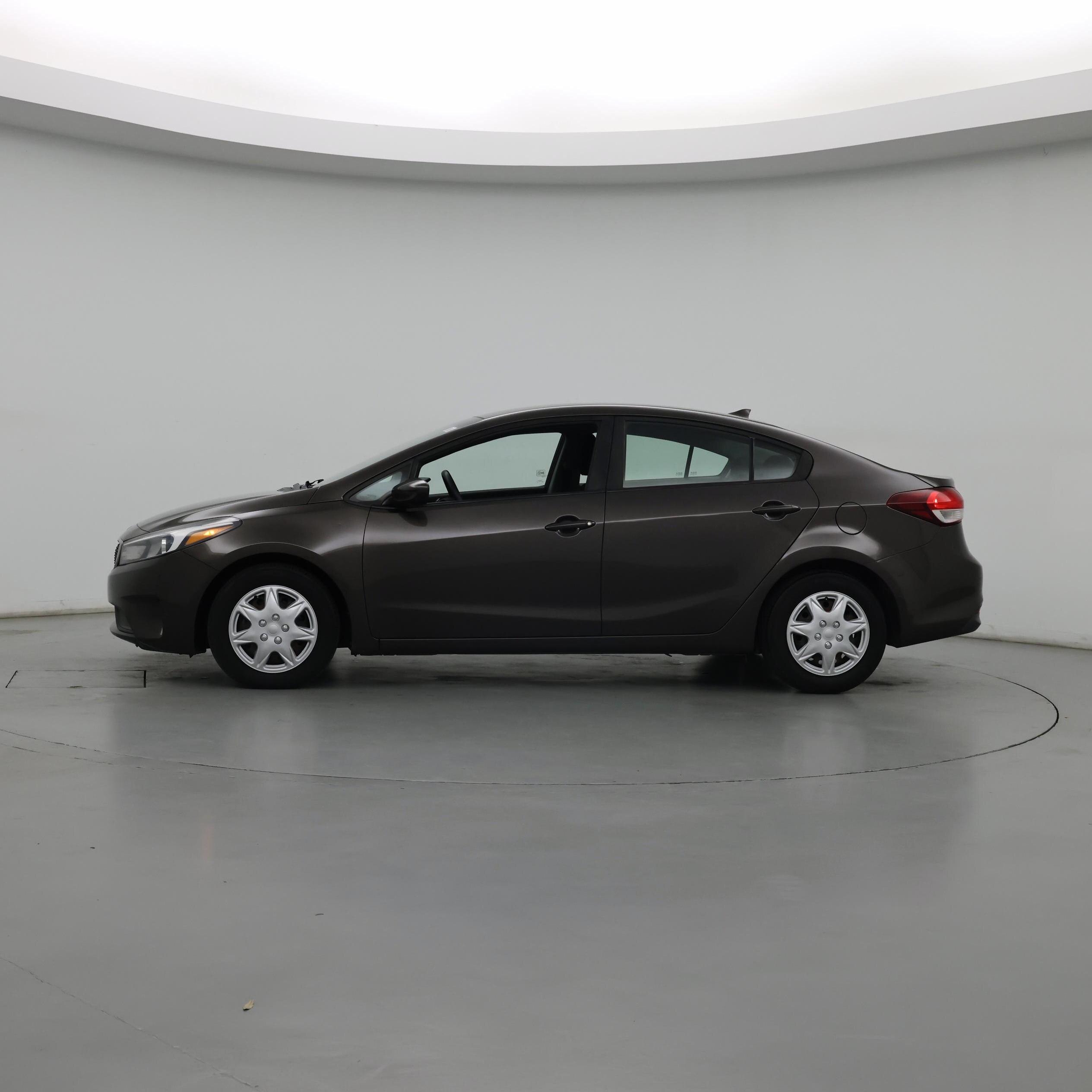 Thumbnail: 2018 Kia Forte - 3