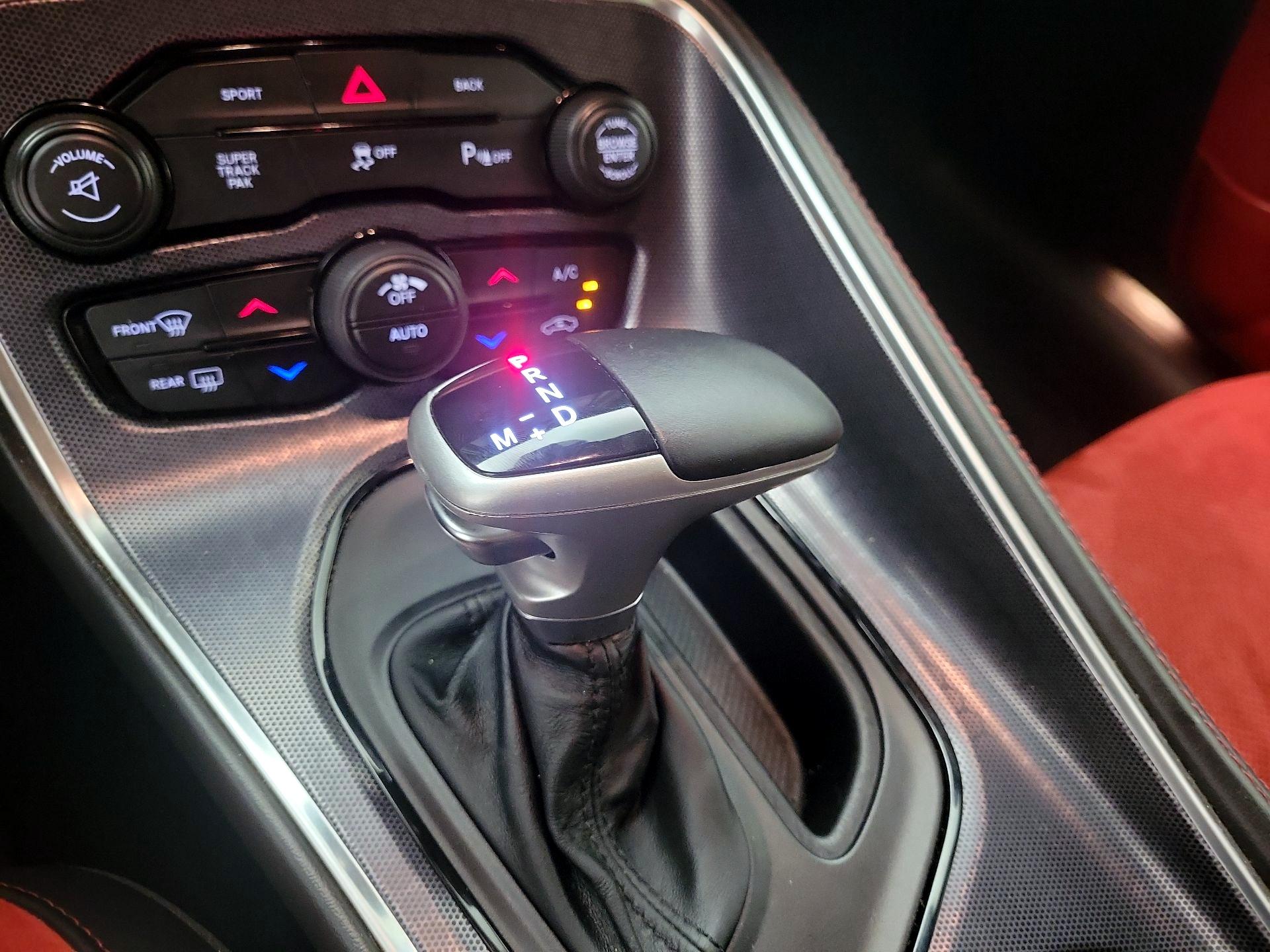 Thumbnail: 2015 Dodge Challenger - 17