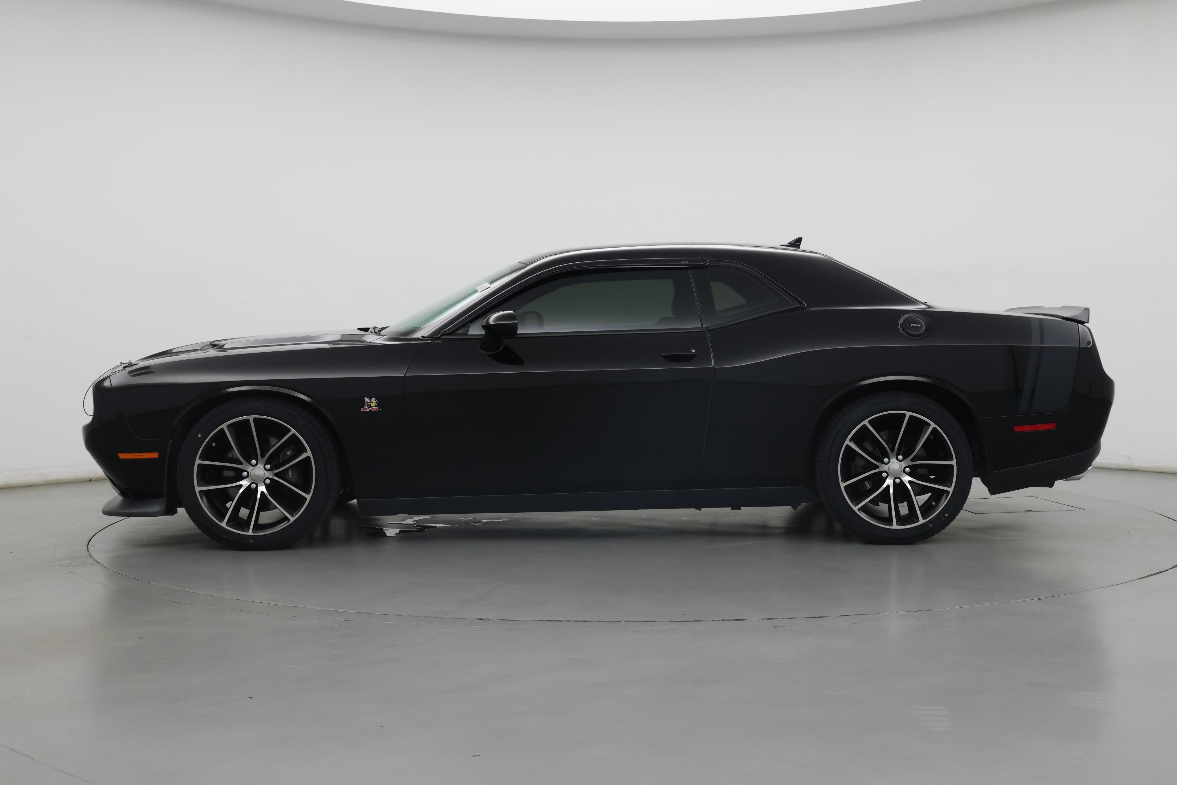 Thumbnail: 2015 Dodge Challenger - 3