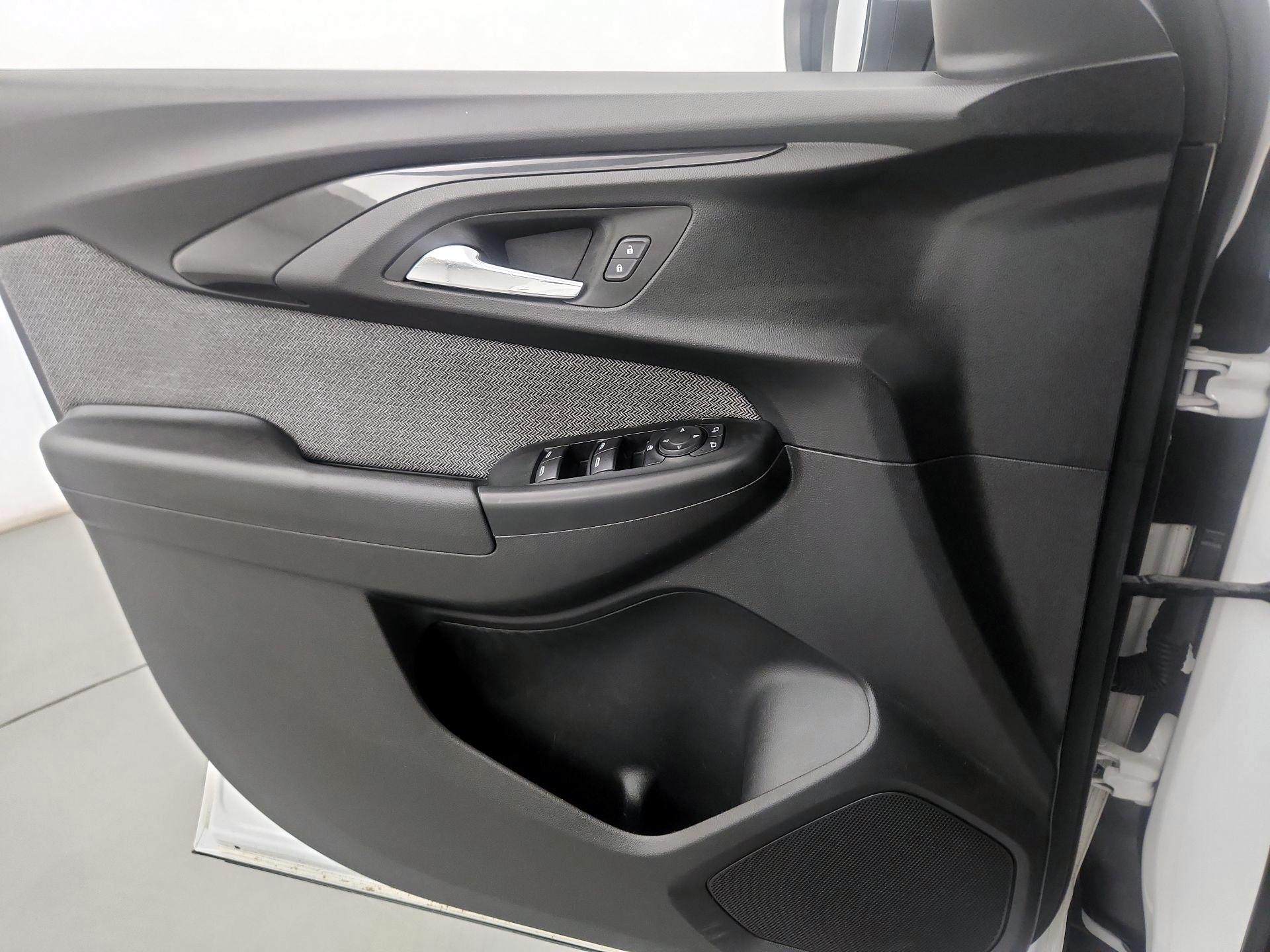 Thumbnail: 2022 Chevrolet TrailBlazer - 12