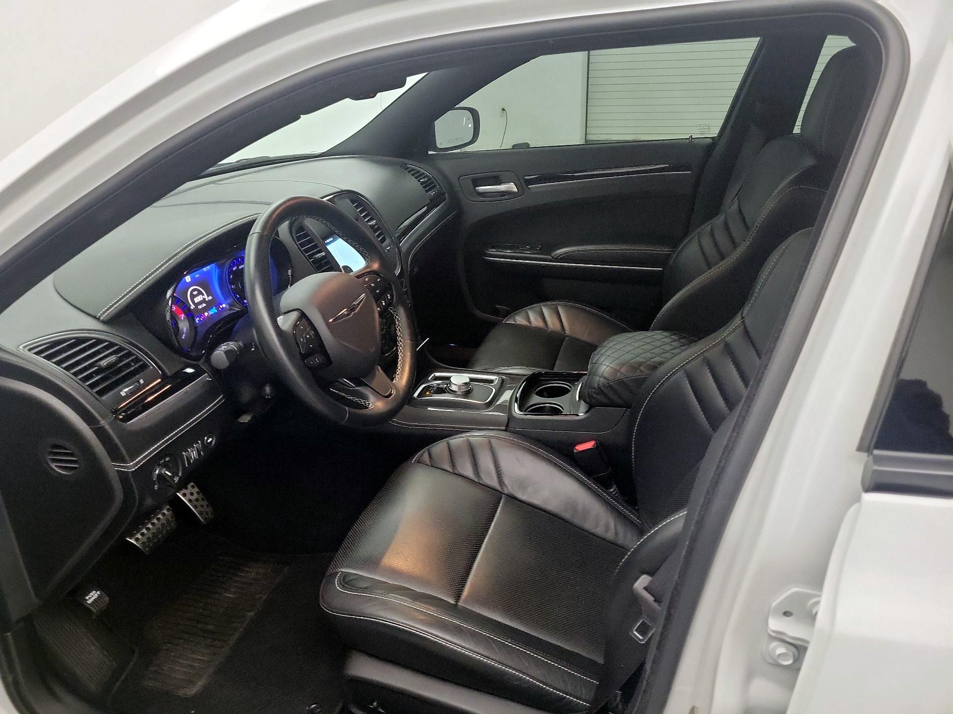 Thumbnail: 2023 Chrysler 300 - 11