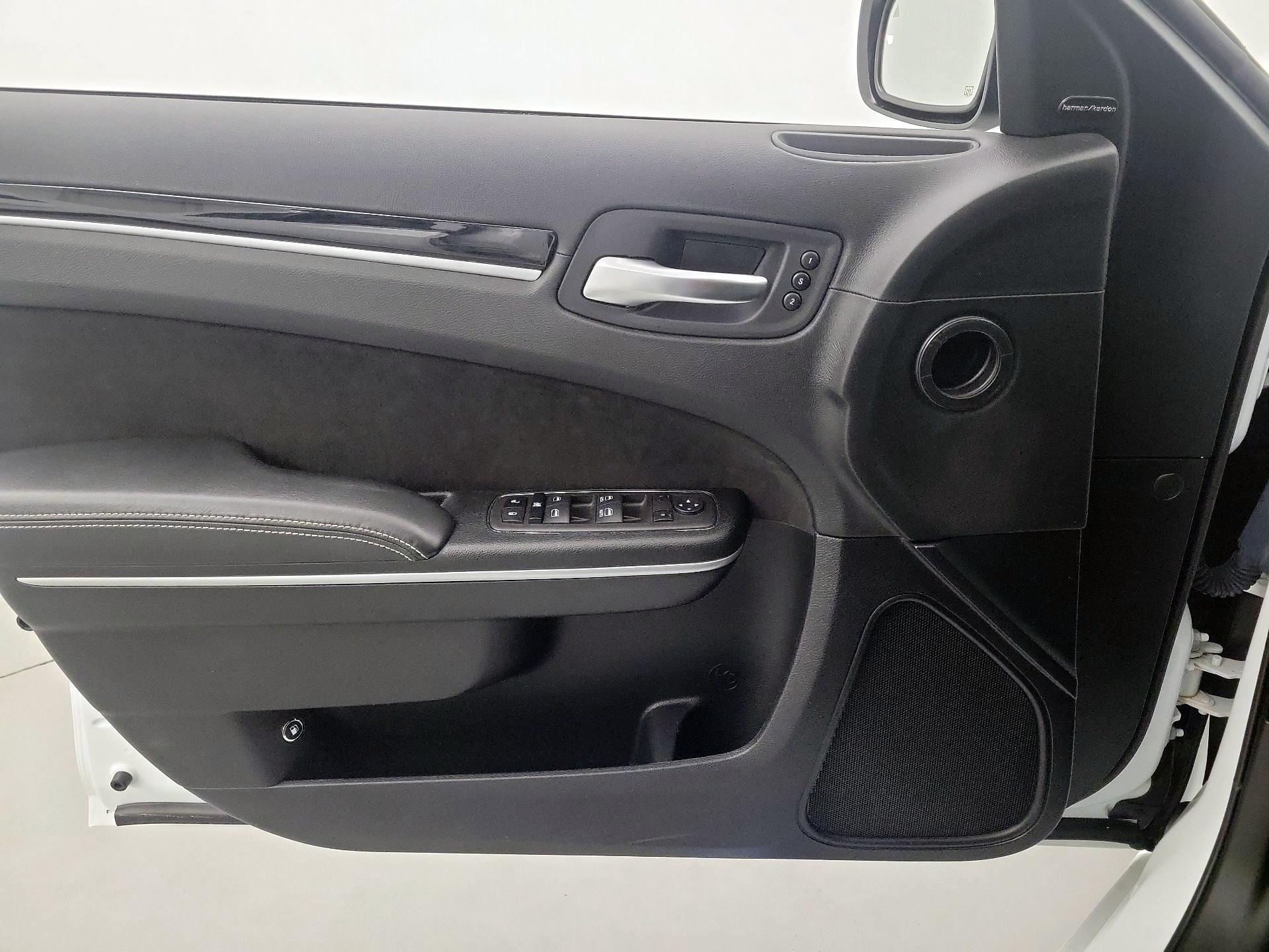 Thumbnail: 2023 Chrysler 300 - 12