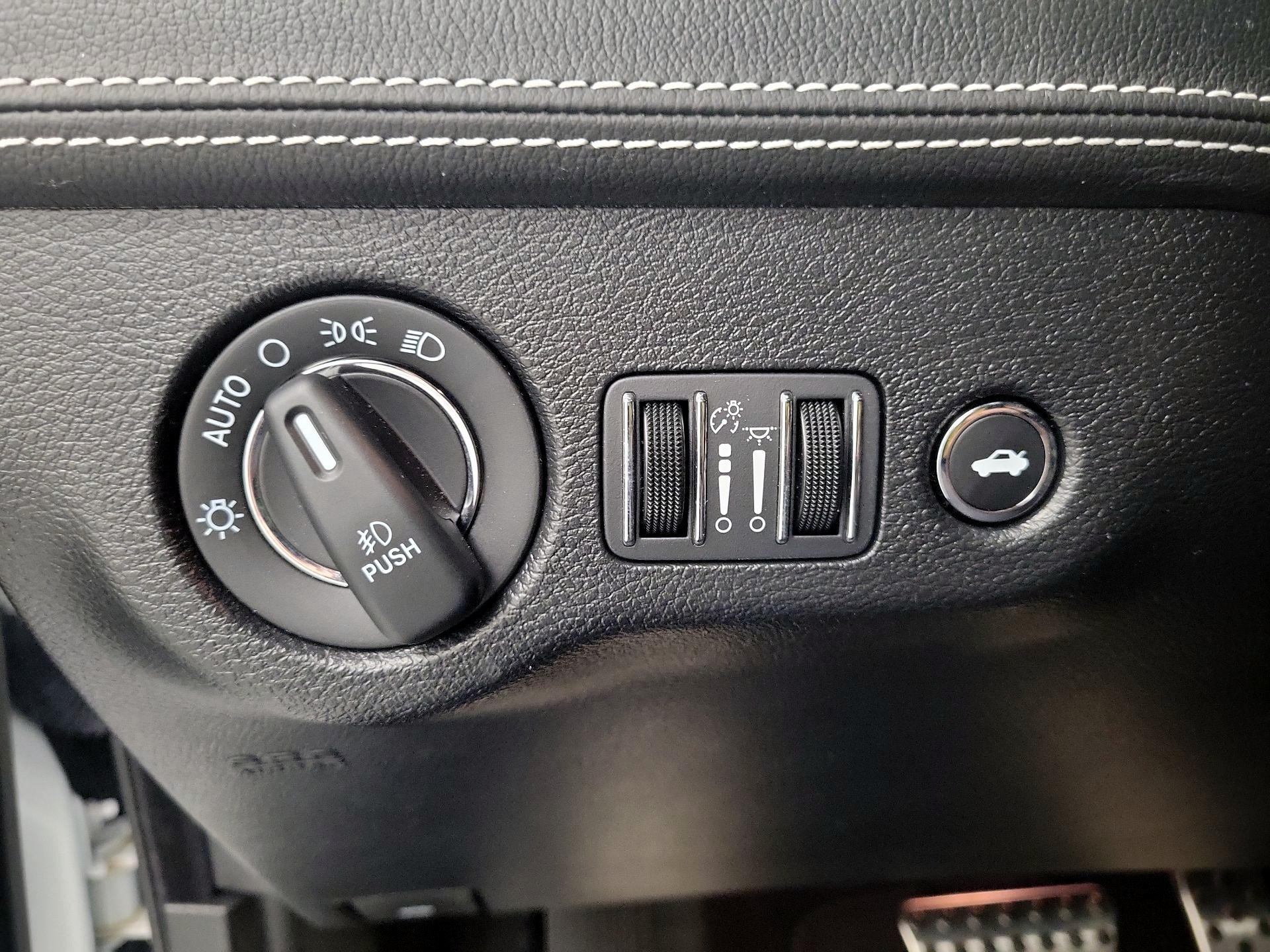 Thumbnail: 2023 Chrysler 300 - 13