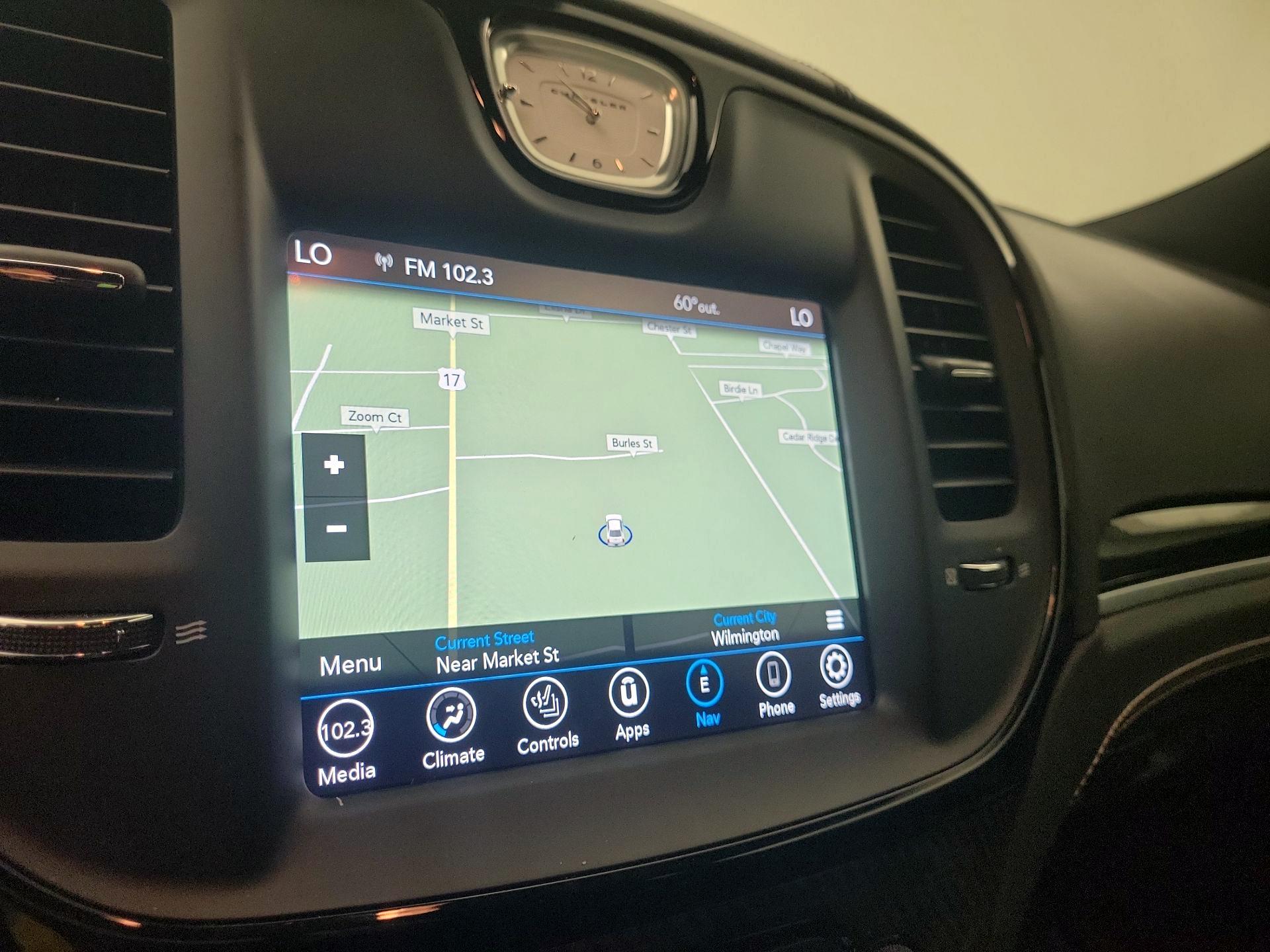 Thumbnail: 2023 Chrysler 300 - 14