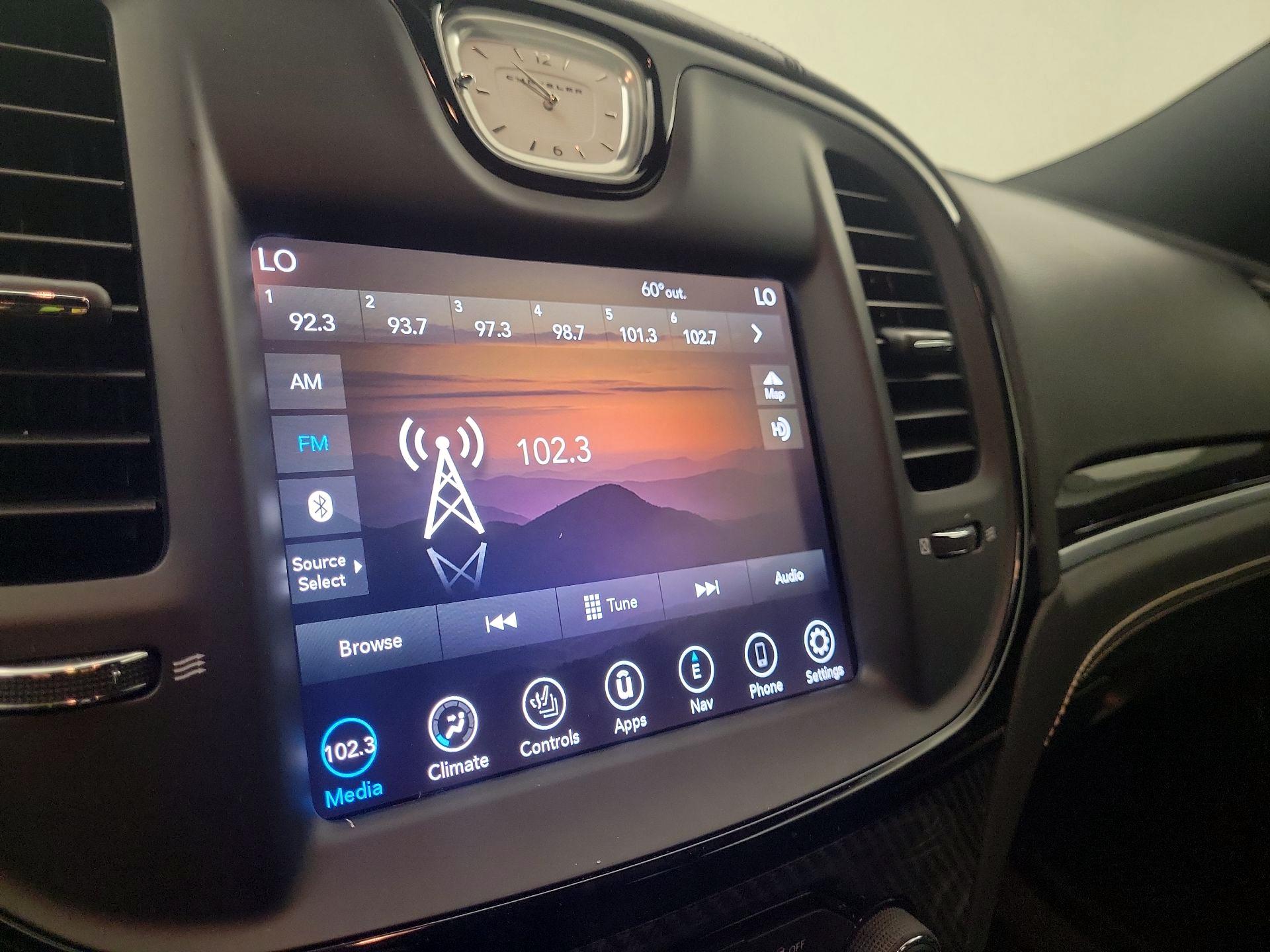 Thumbnail: 2023 Chrysler 300 - 16