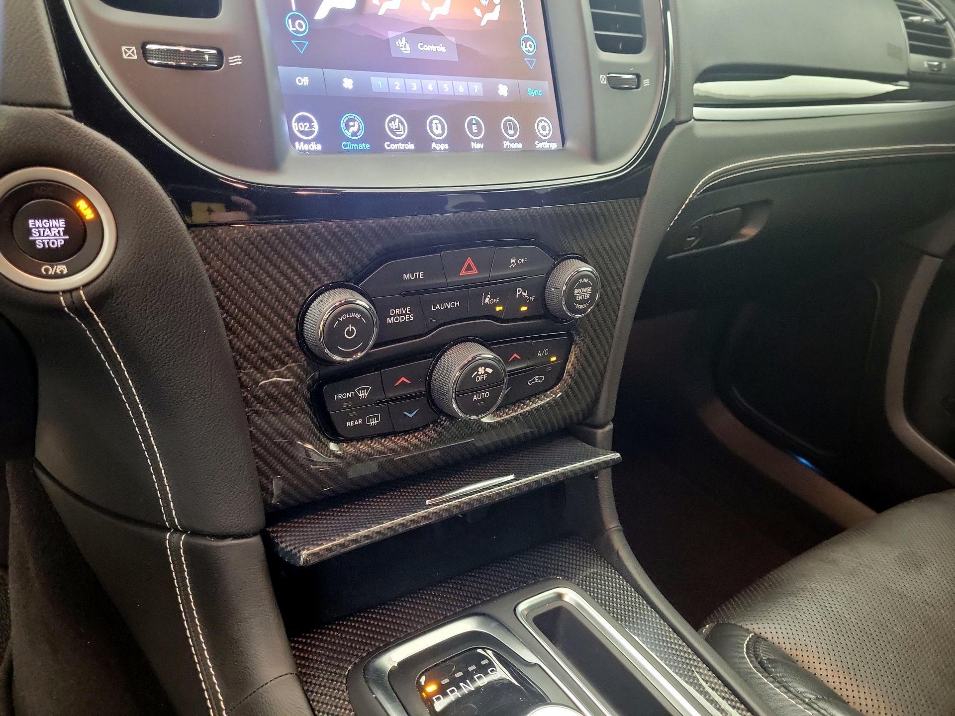 Thumbnail: 2023 Chrysler 300 - 17