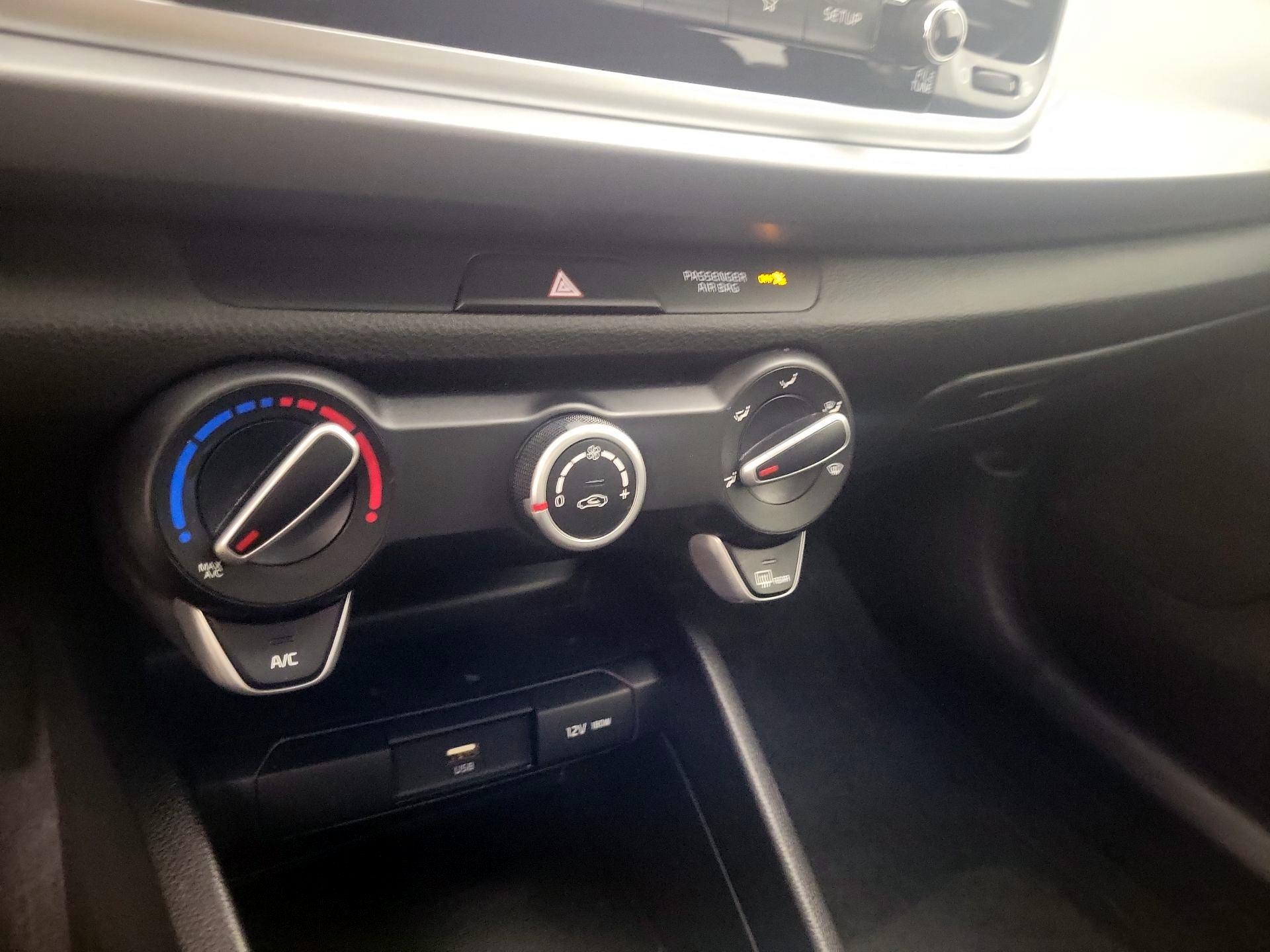 Thumbnail: 2023 Kia Rio - 16