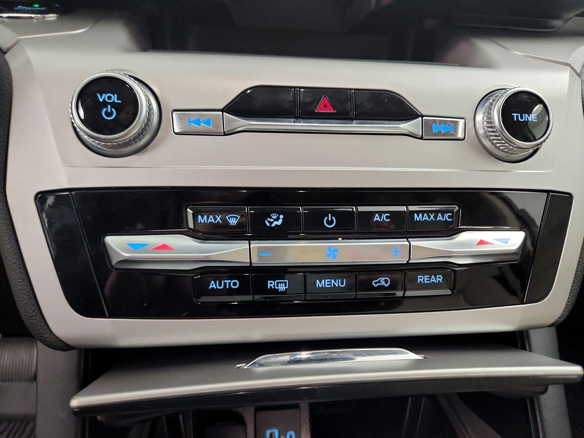 Thumbnail: 2020 Ford Explorer - 17