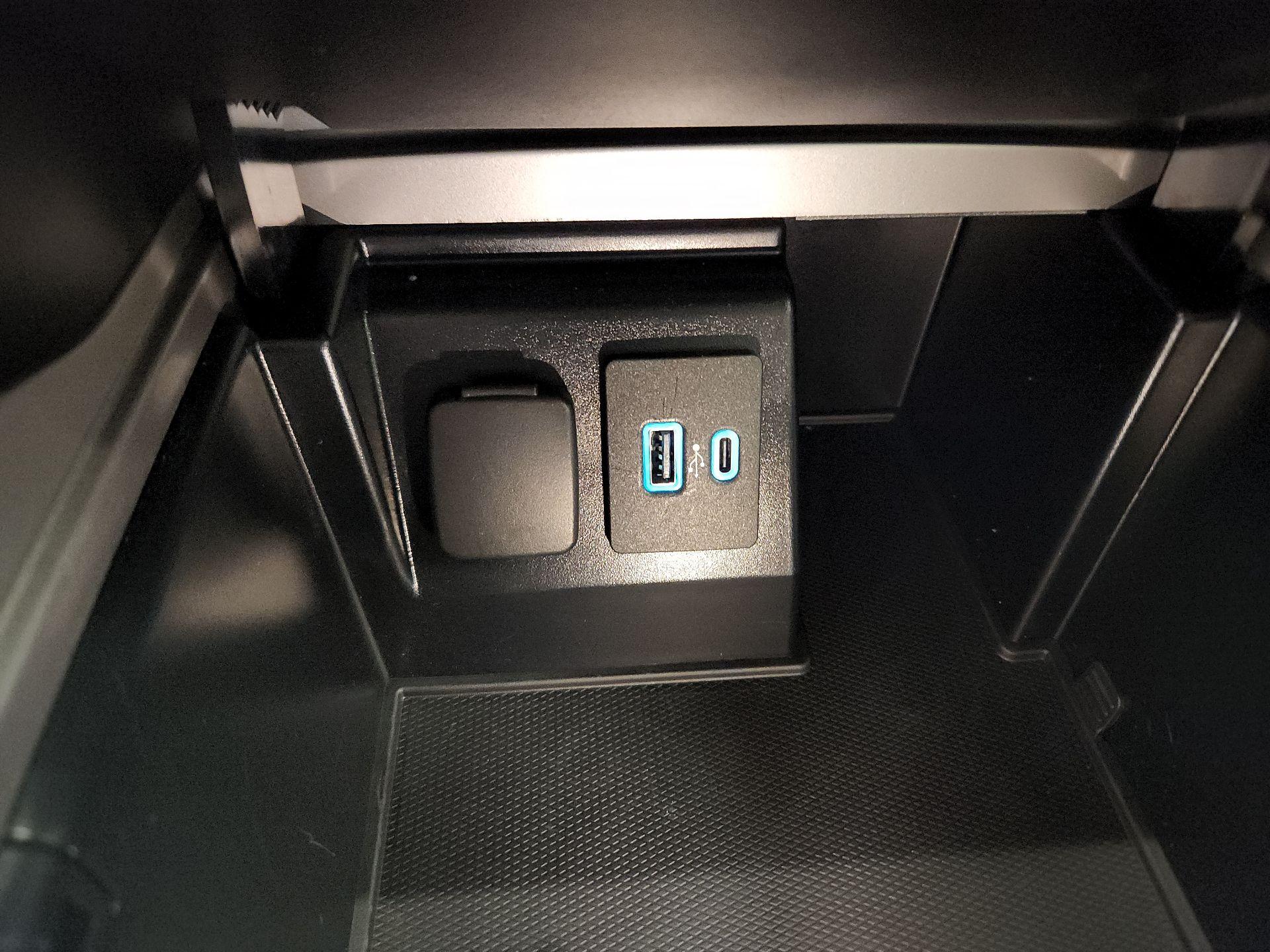 Thumbnail: 2020 Ford Explorer - 19