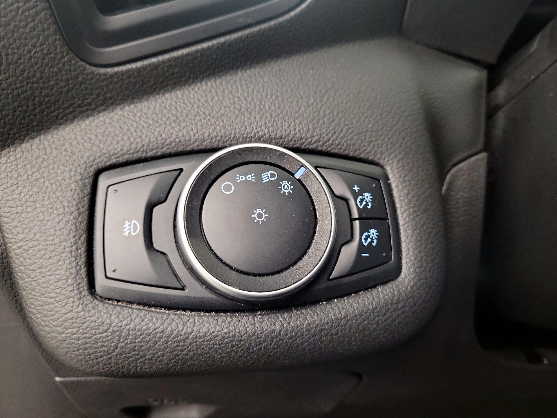 Thumbnail: 2016 Ford C-Max - 13