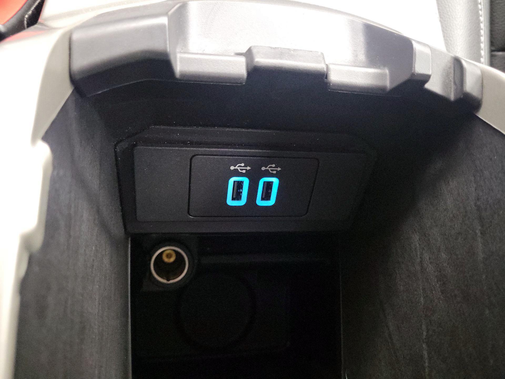 Thumbnail: 2016 Ford C-Max - 19