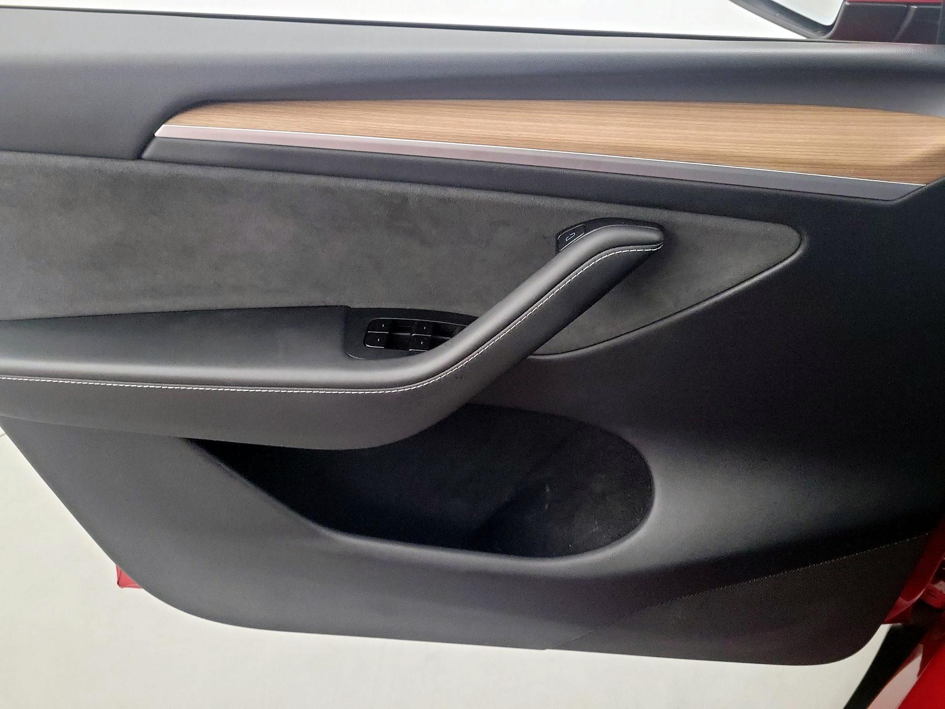 Thumbnail: 2023 Tesla Model Y - 12