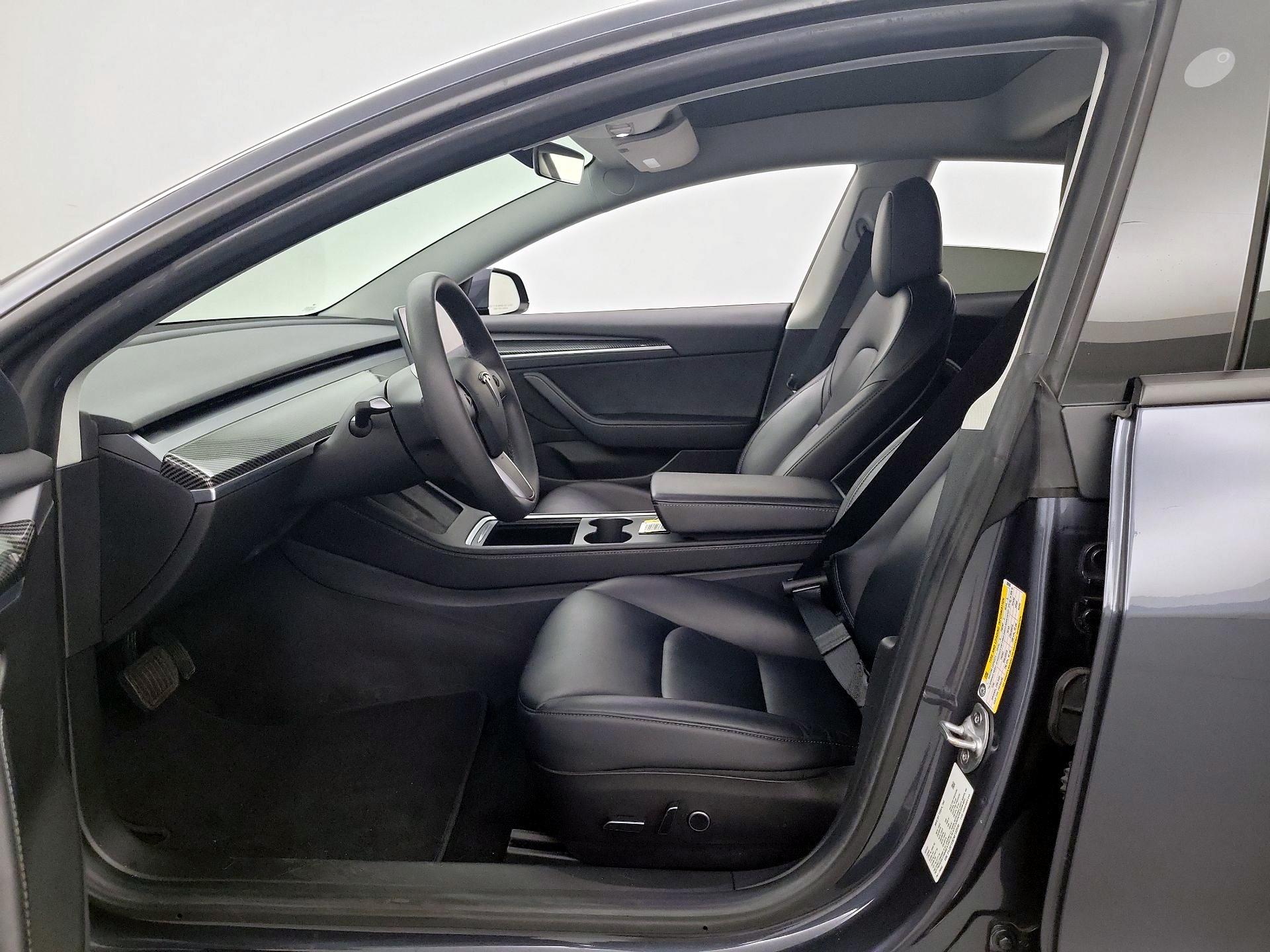 Thumbnail: 2022 Tesla Model 3 - 11