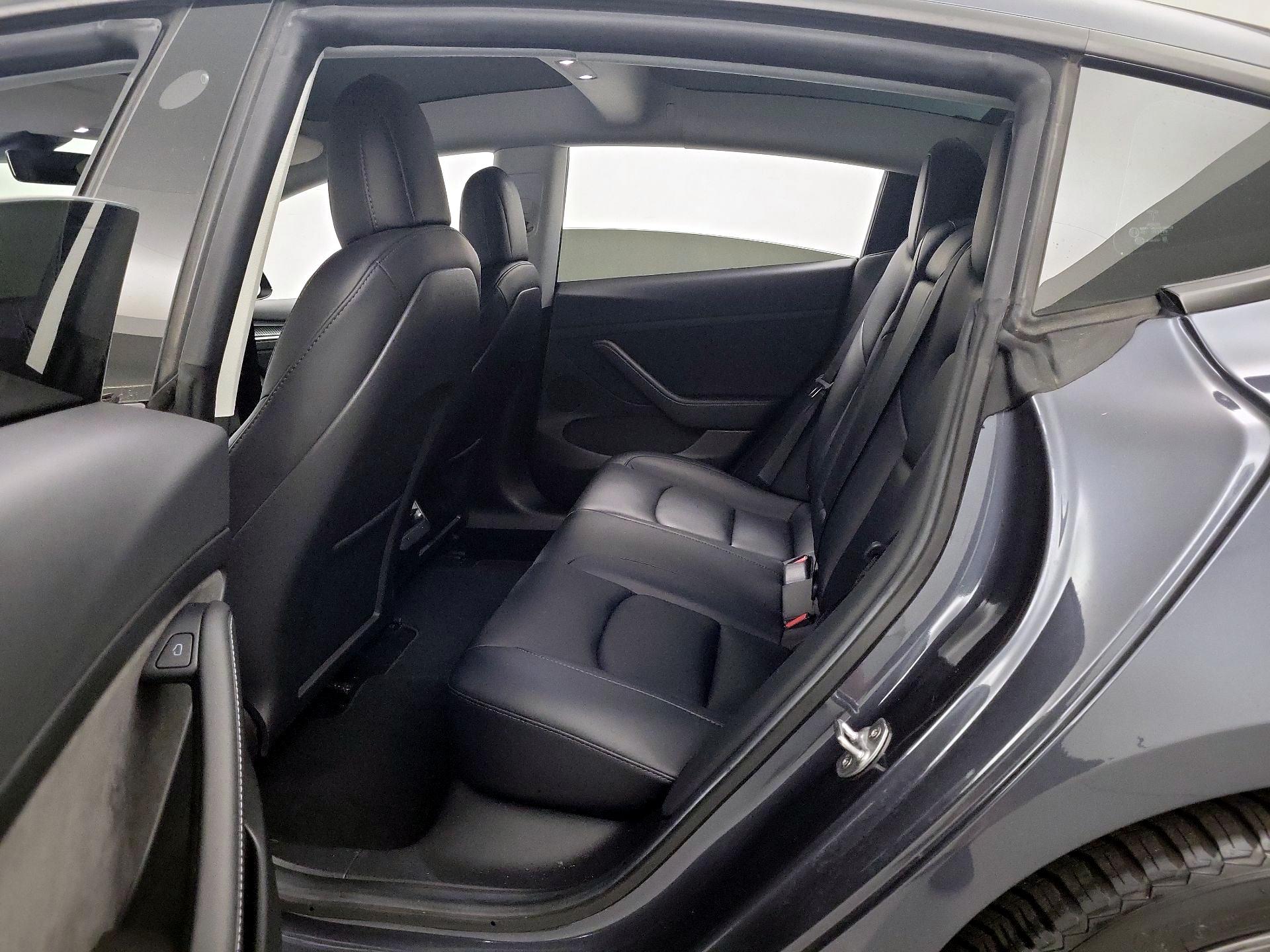 Thumbnail: 2022 Tesla Model 3 - 18