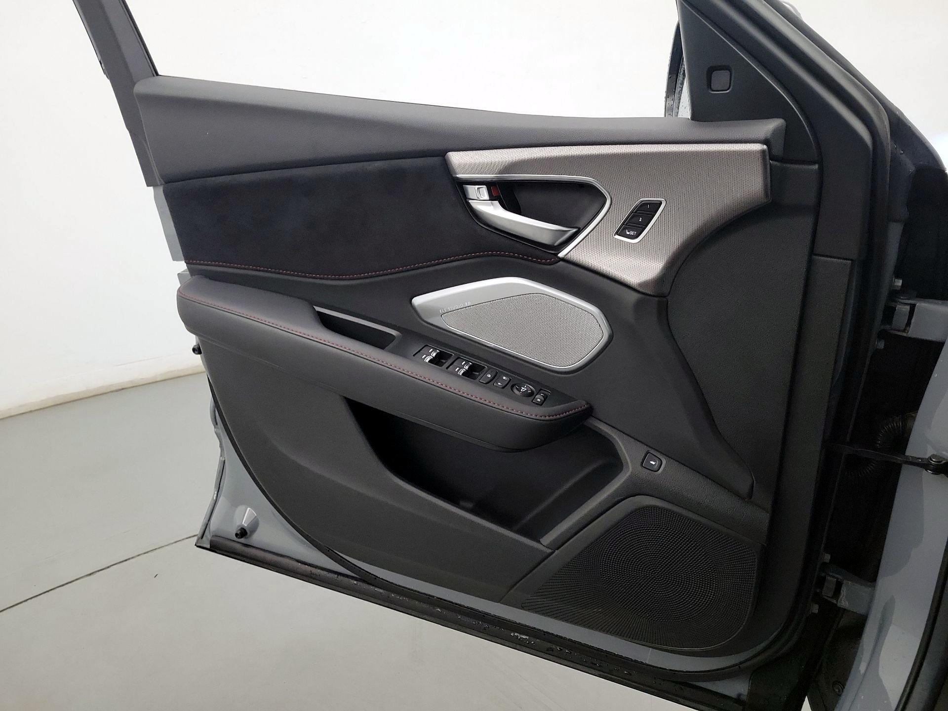 Thumbnail: 2025 Acura RDX - 12