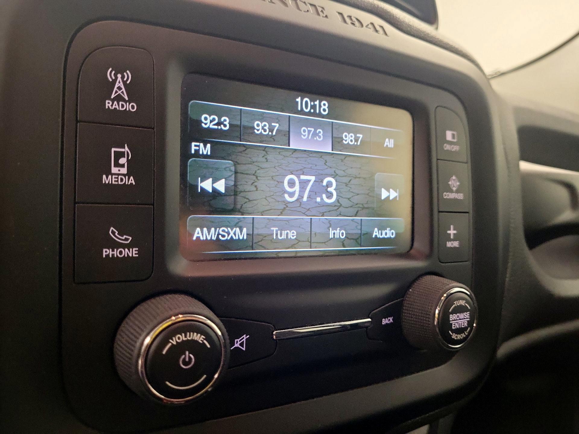 Thumbnail: 2015 Jeep Renegade - 15