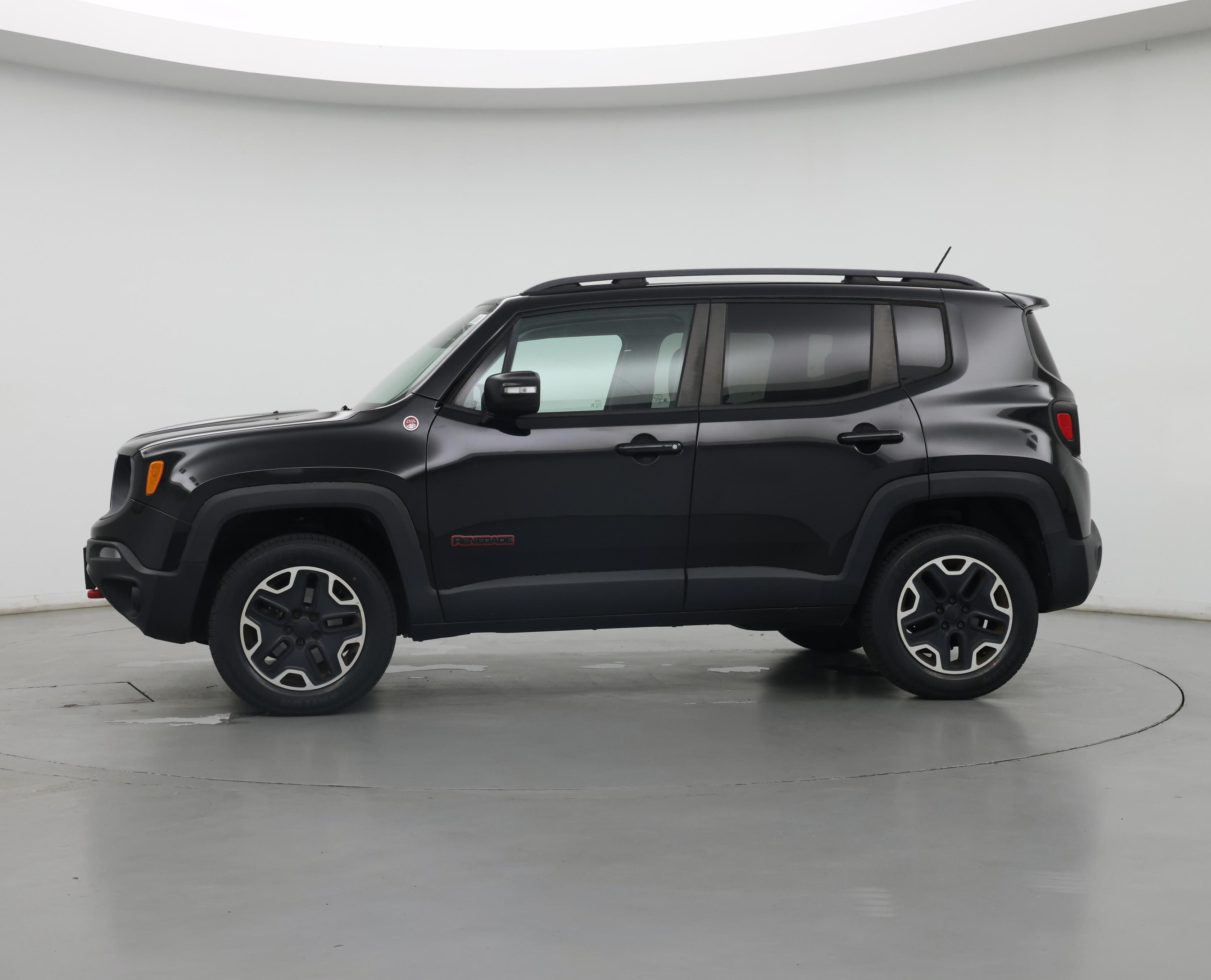 Thumbnail: 2015 Jeep Renegade - 3