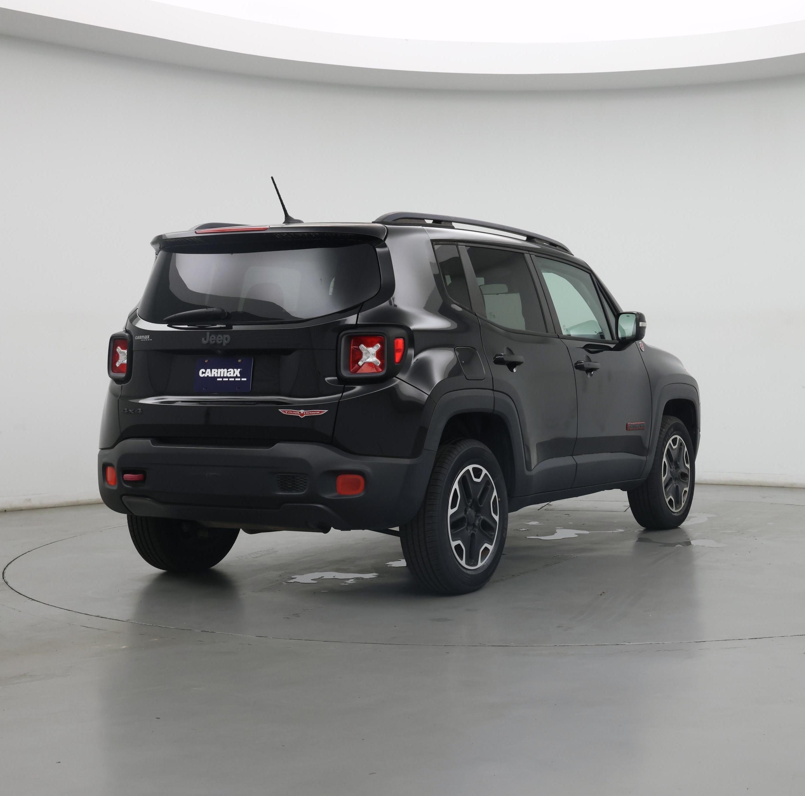 Thumbnail: 2015 Jeep Renegade - 8