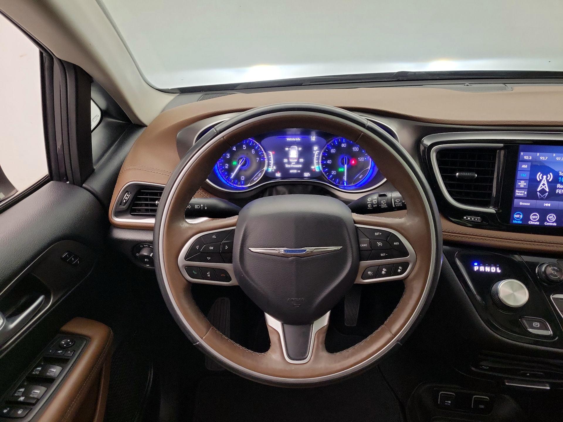 Thumbnail: 2018 Chrysler Pacifica - 10